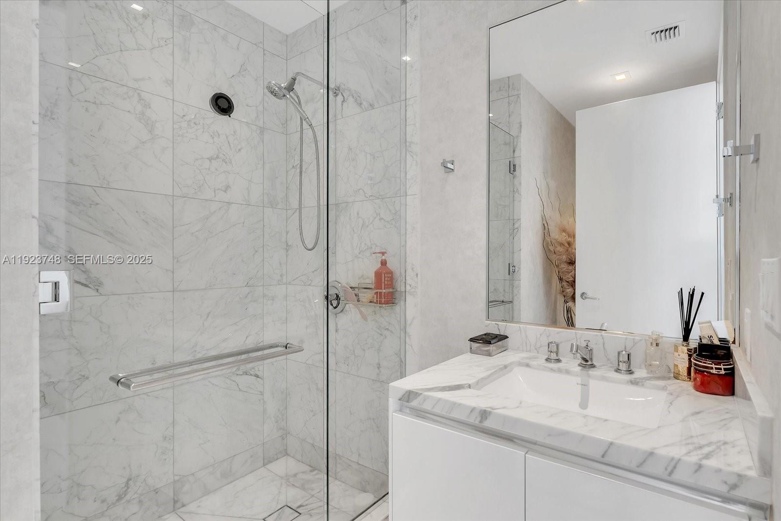 16901 Collins Ave #1802 Sunny Isles Beach, FL 33160