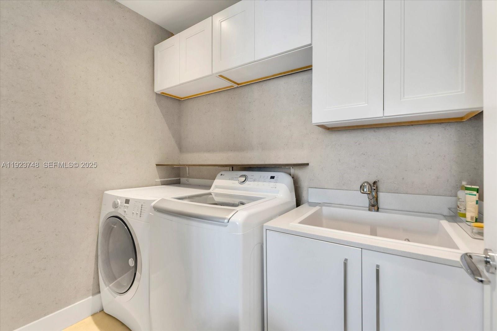 16901 Collins Ave #1802 Sunny Isles Beach, FL 33160