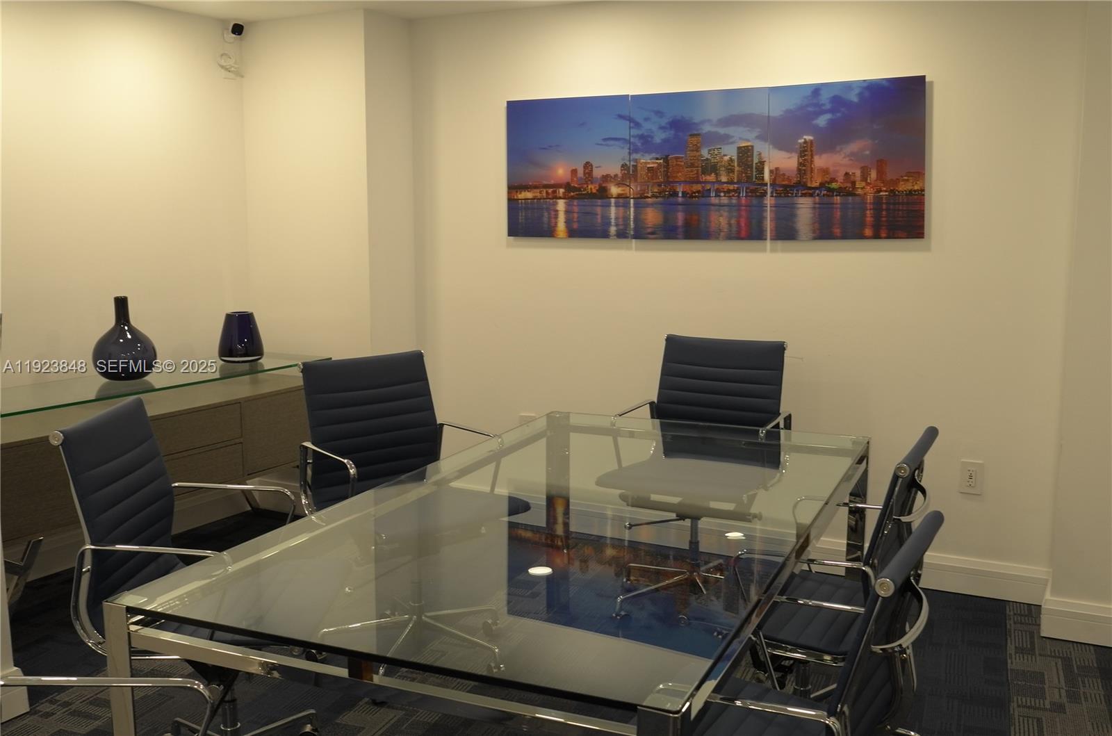 253 NE 2nd St #908 Miami, FL 33132