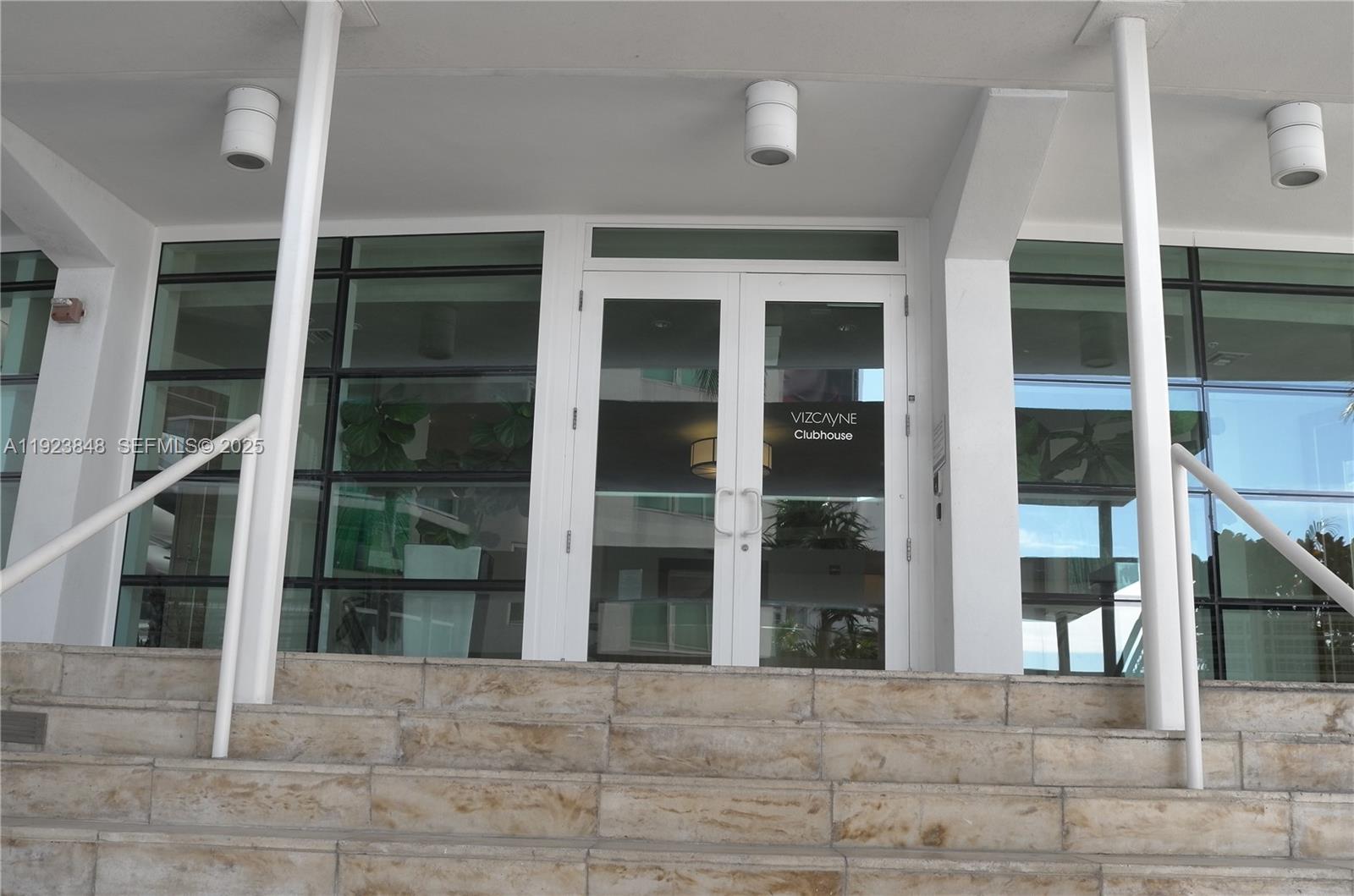 253 NE 2nd St #908 Miami, FL 33132