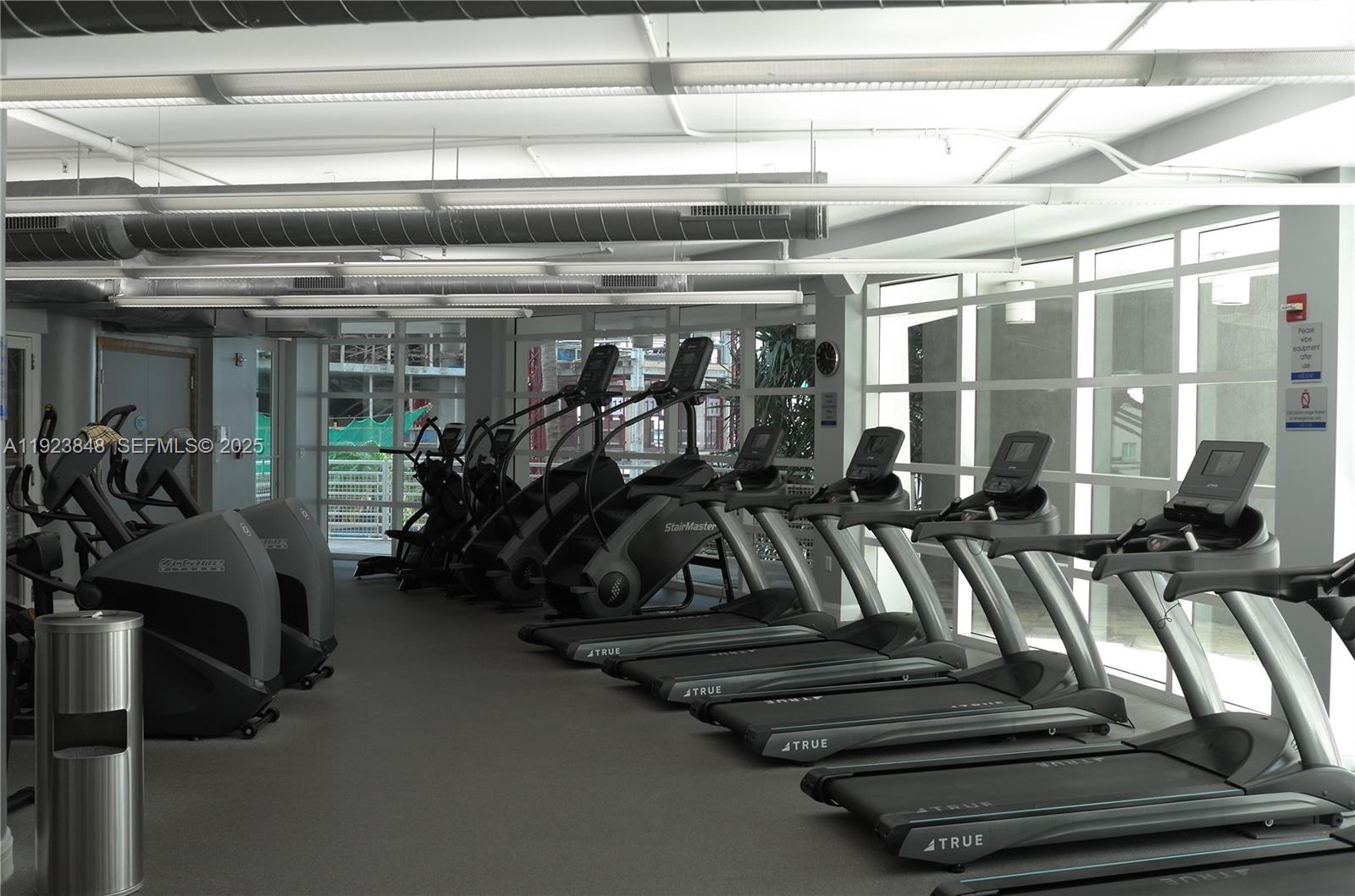 253 NE 2nd St #908 Miami, FL 33132