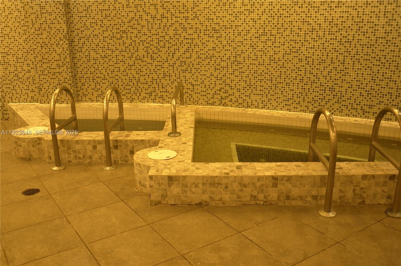 253 NE 2nd St #908 Miami, FL 33132