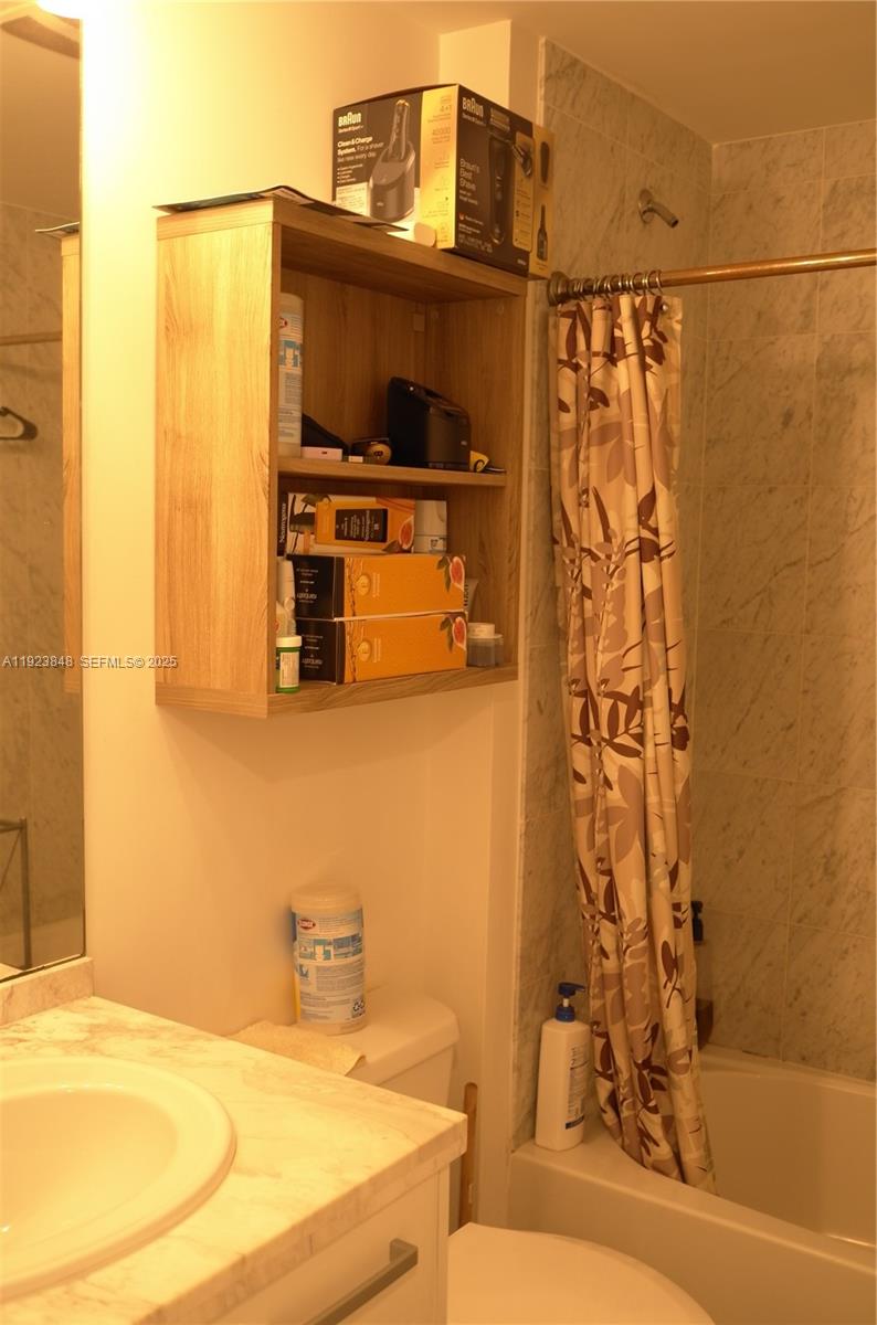 253 NE 2nd St #908 Miami, FL 33132