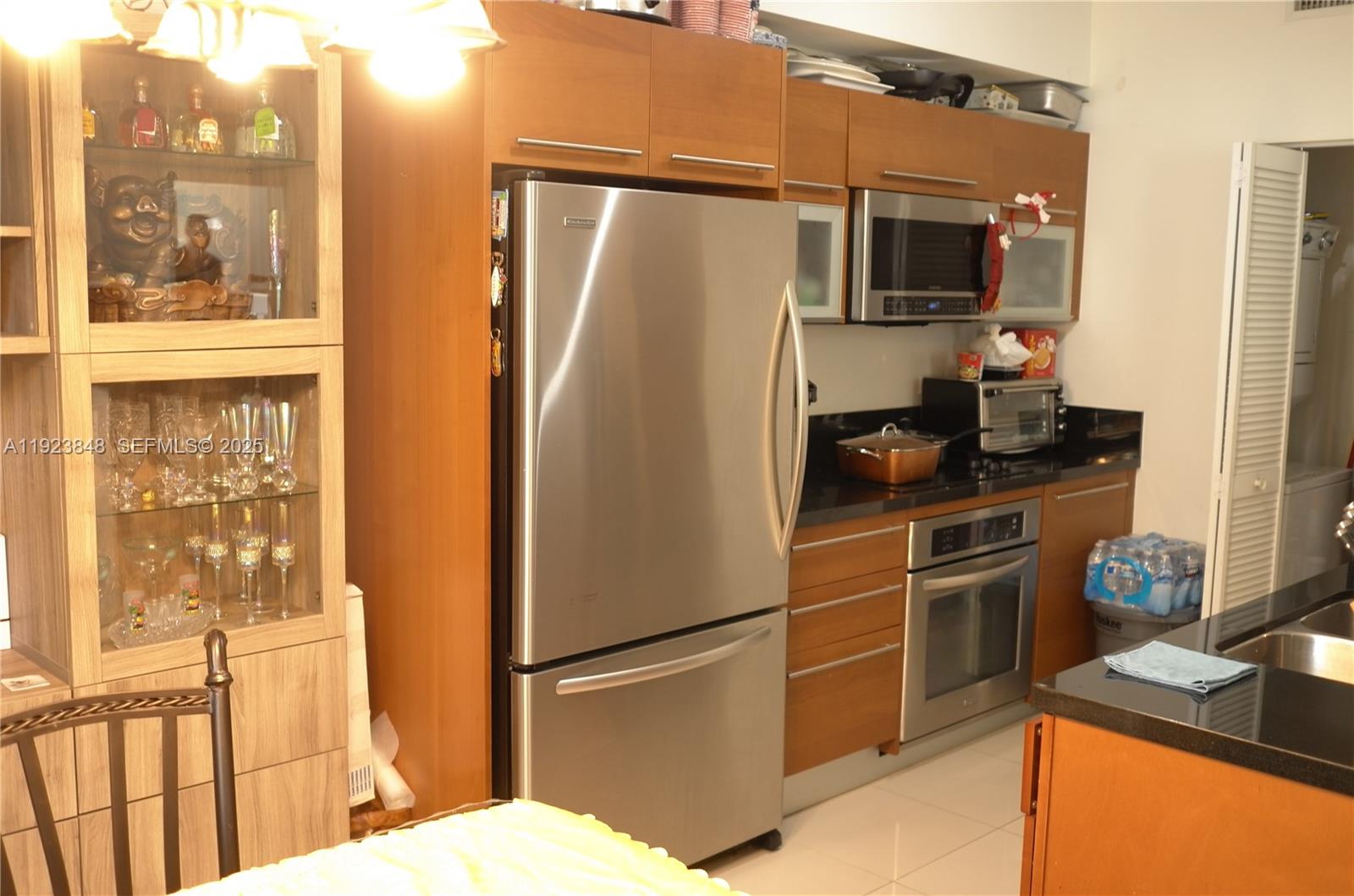 253 NE 2nd St #908 Miami, FL 33132