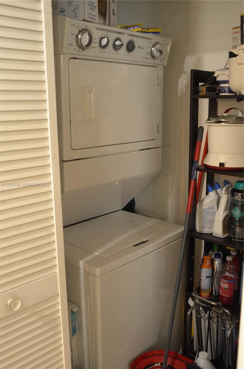 253 NE 2nd St #908 Miami, FL 33132