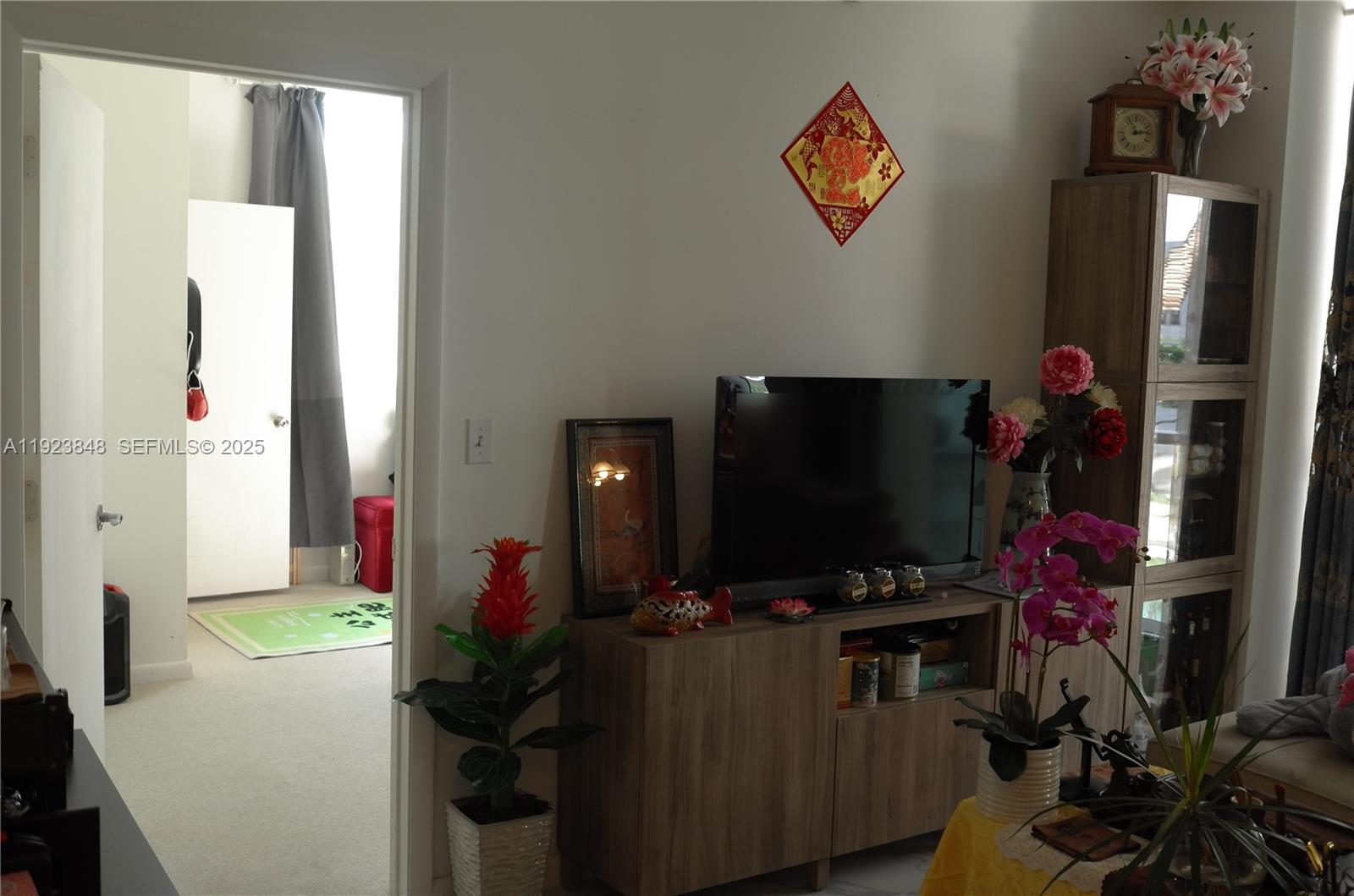 253 NE 2nd St #908 Miami, FL 33132