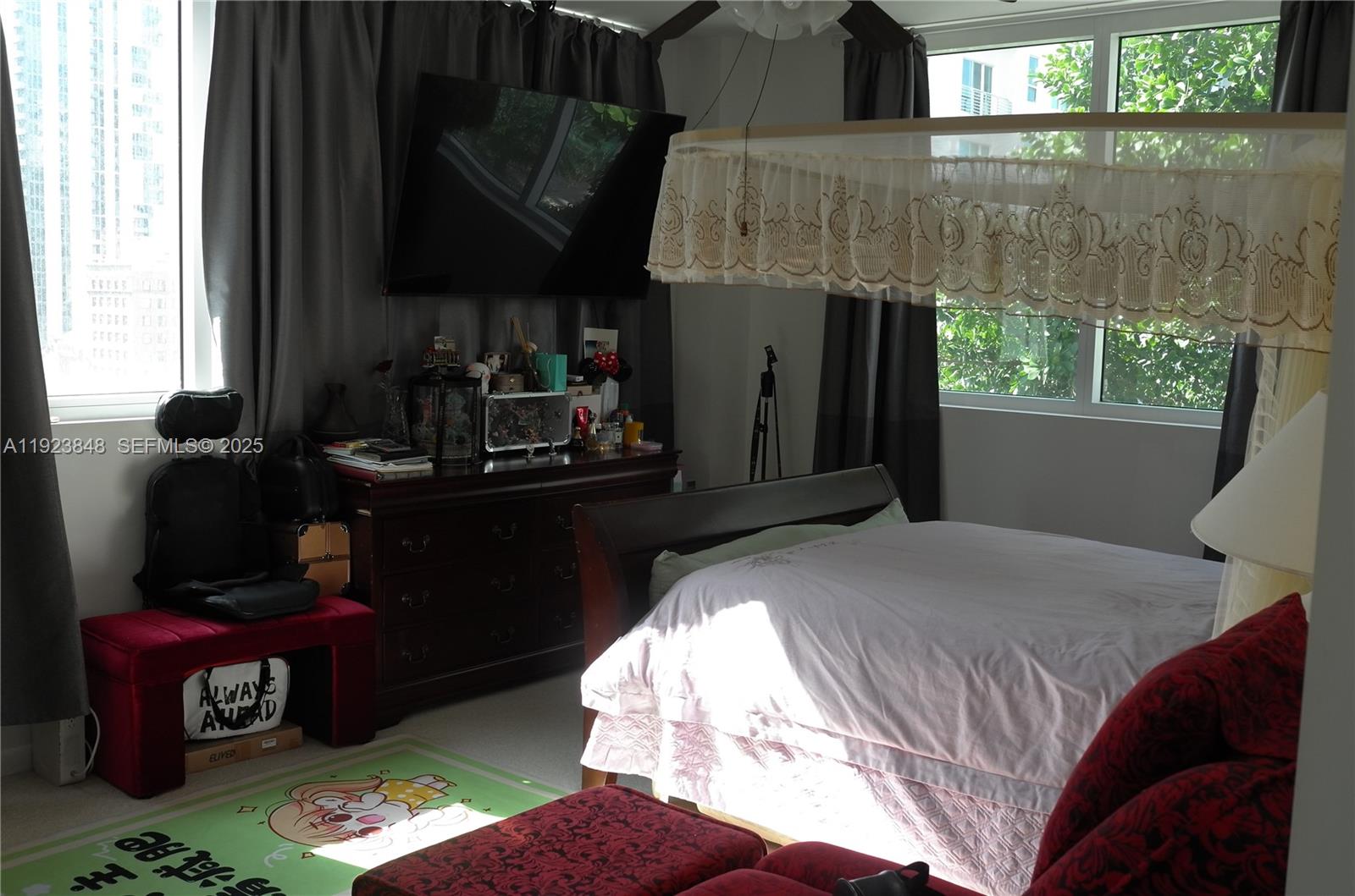 253 NE 2nd St #908 Miami, FL 33132