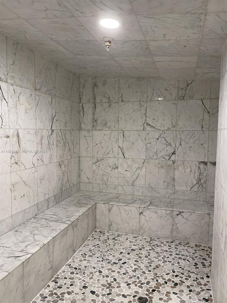 253 NE 2nd St #908 Miami, FL 33132