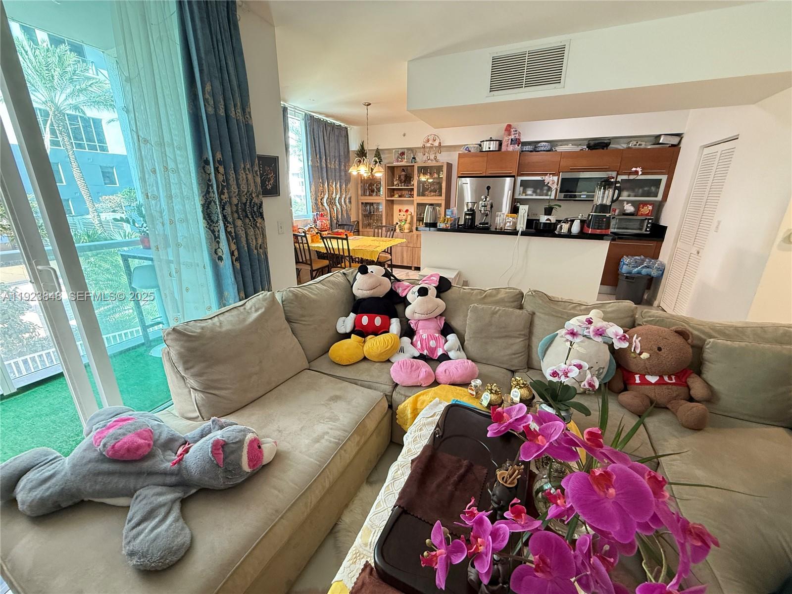 253 NE 2nd St #908 Miami, FL 33132