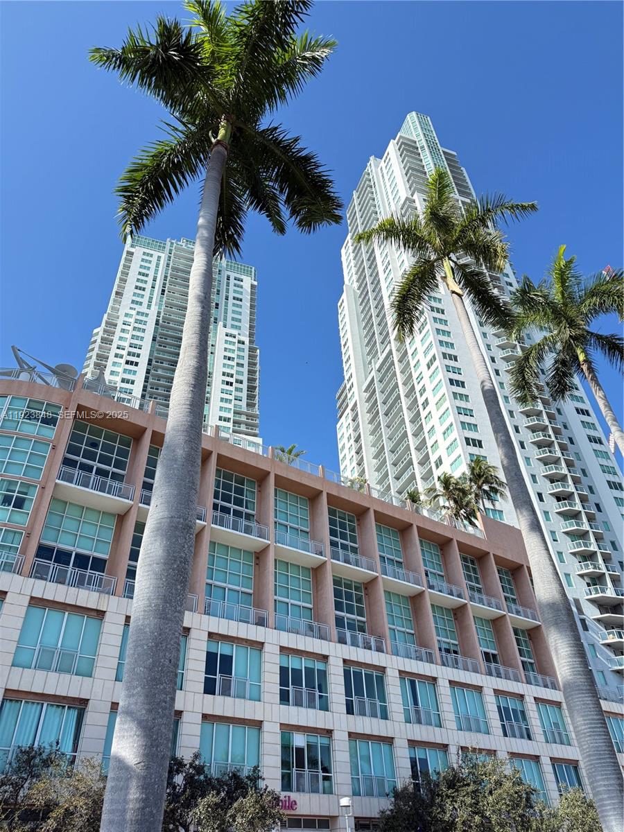 253 NE 2nd St #908 Miami, FL 33132