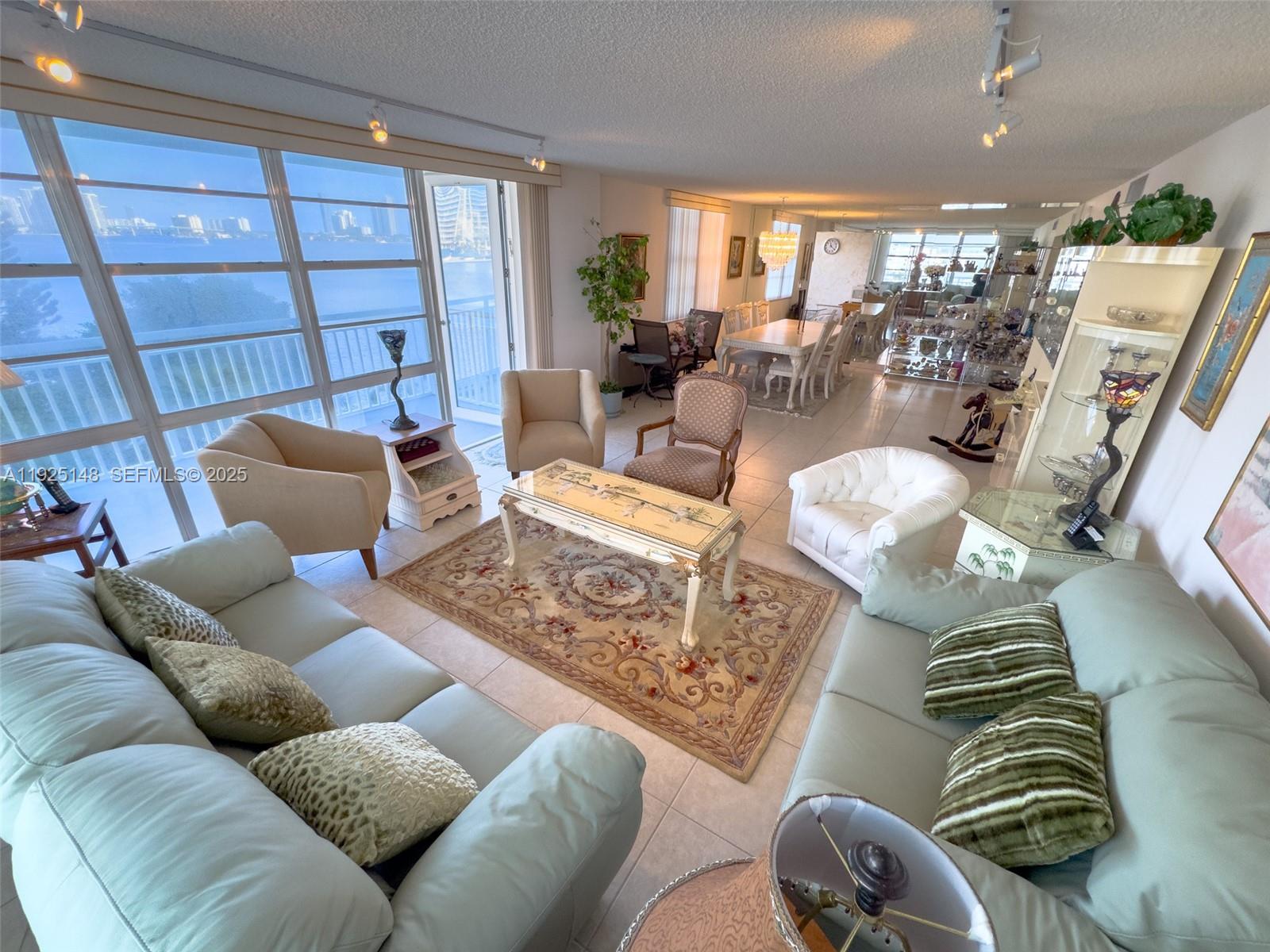 image Winston Towers 50013