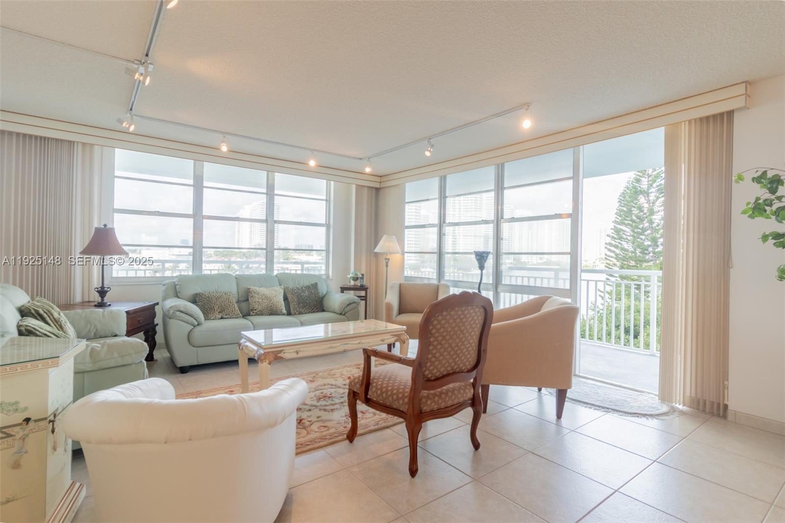 image Winston Towers 50016