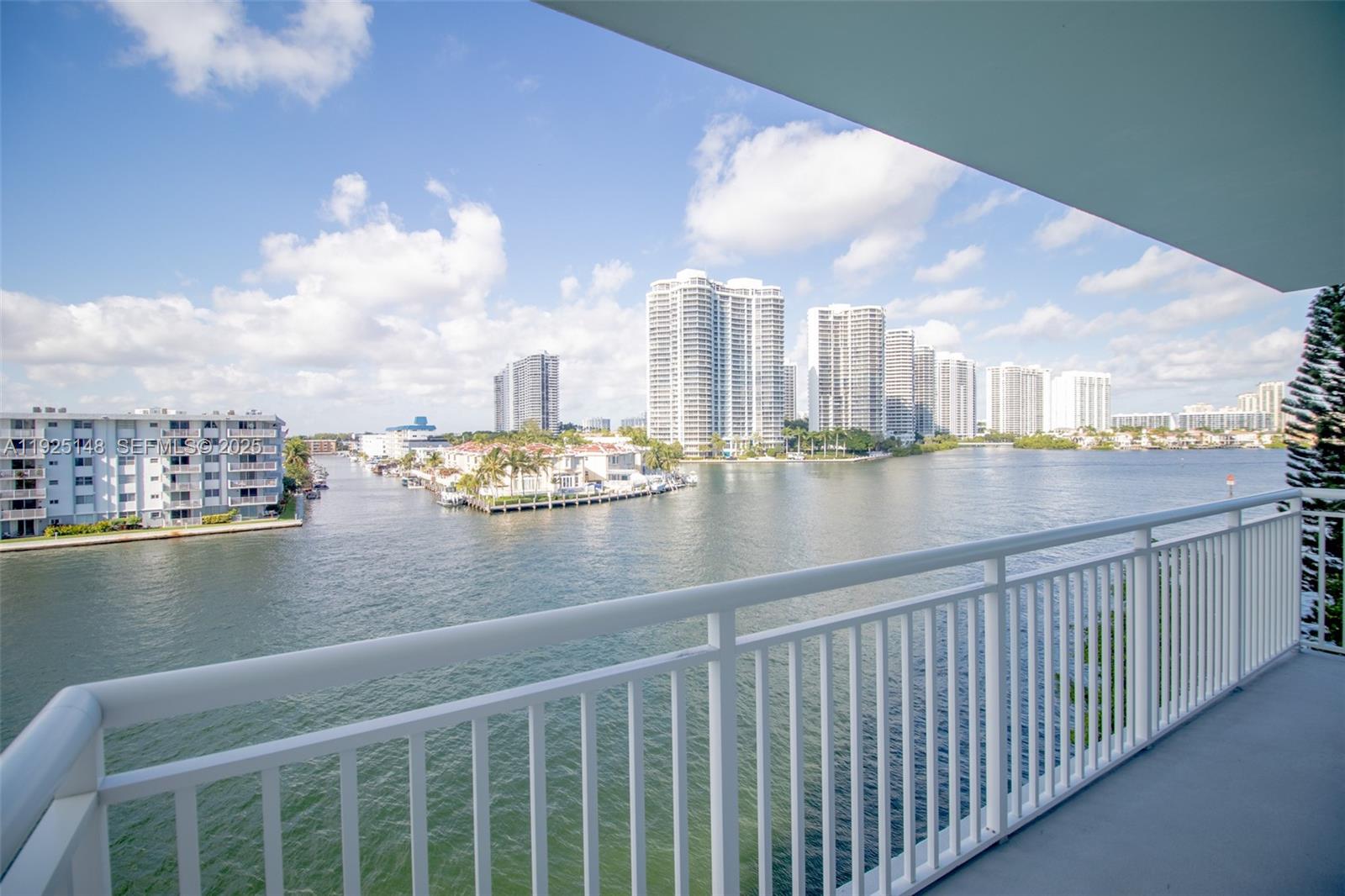 image Winston Towers 5001