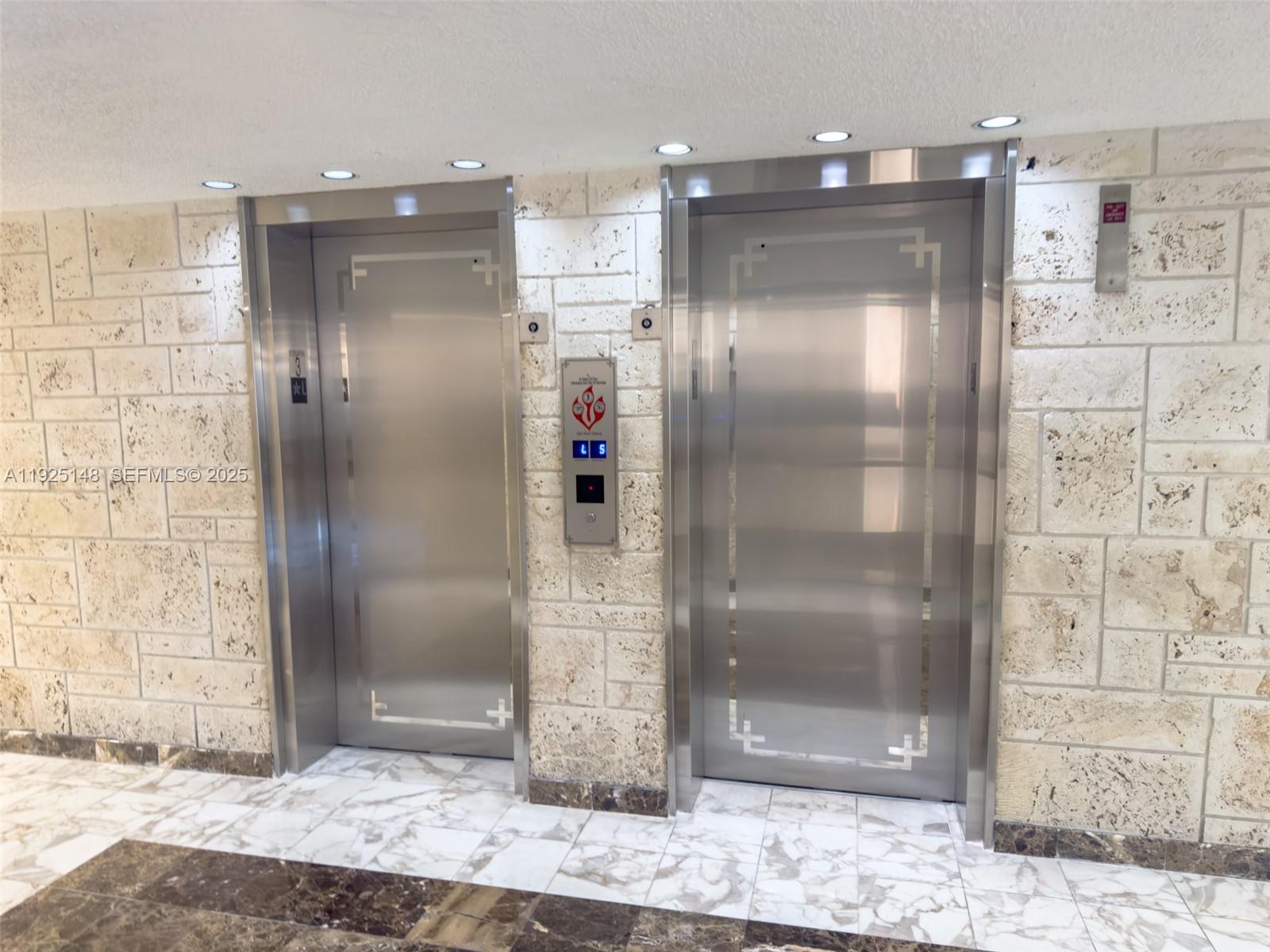 image Winston Towers 50044