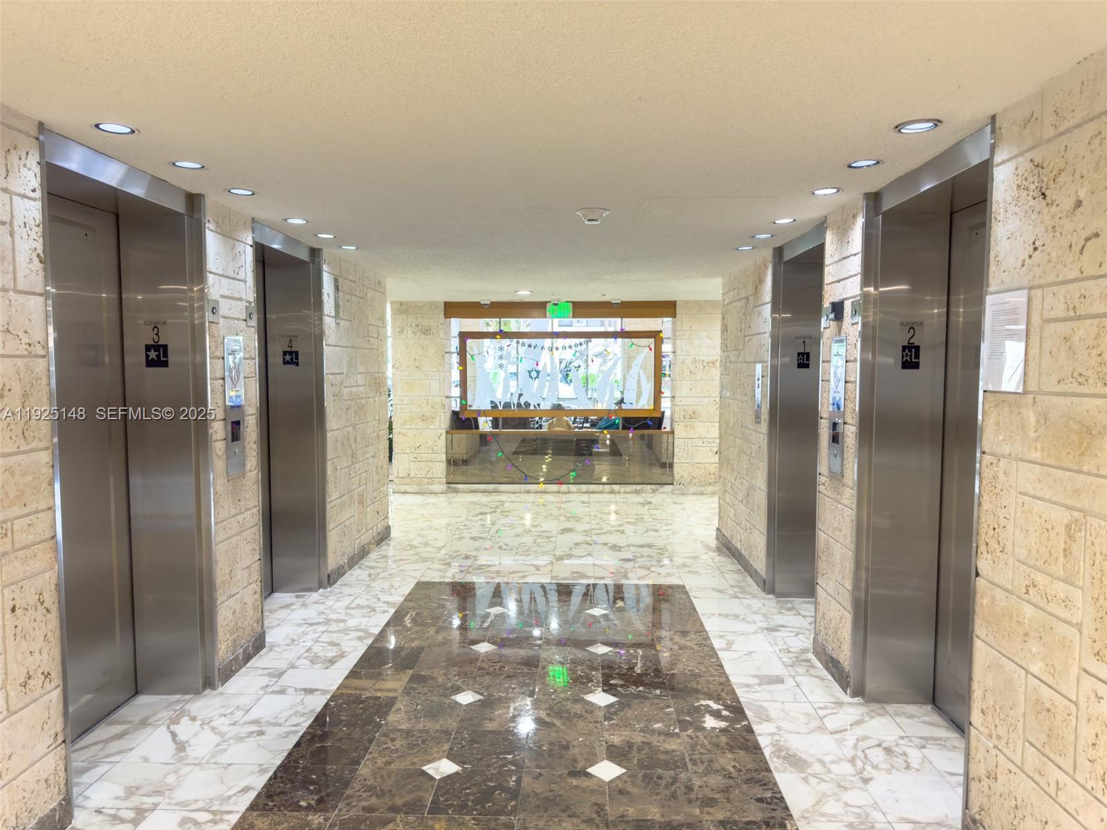 image Winston Towers 50046