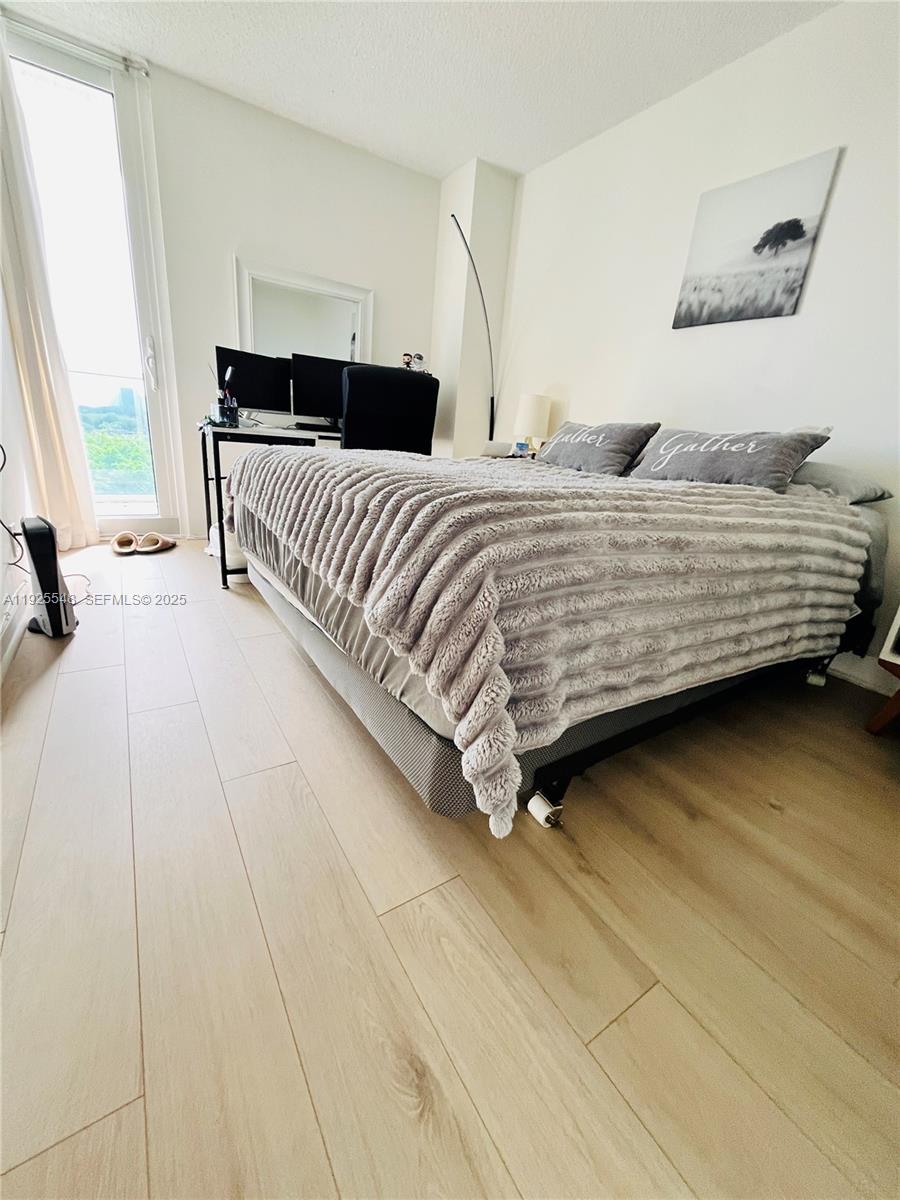 image Arlen House East13