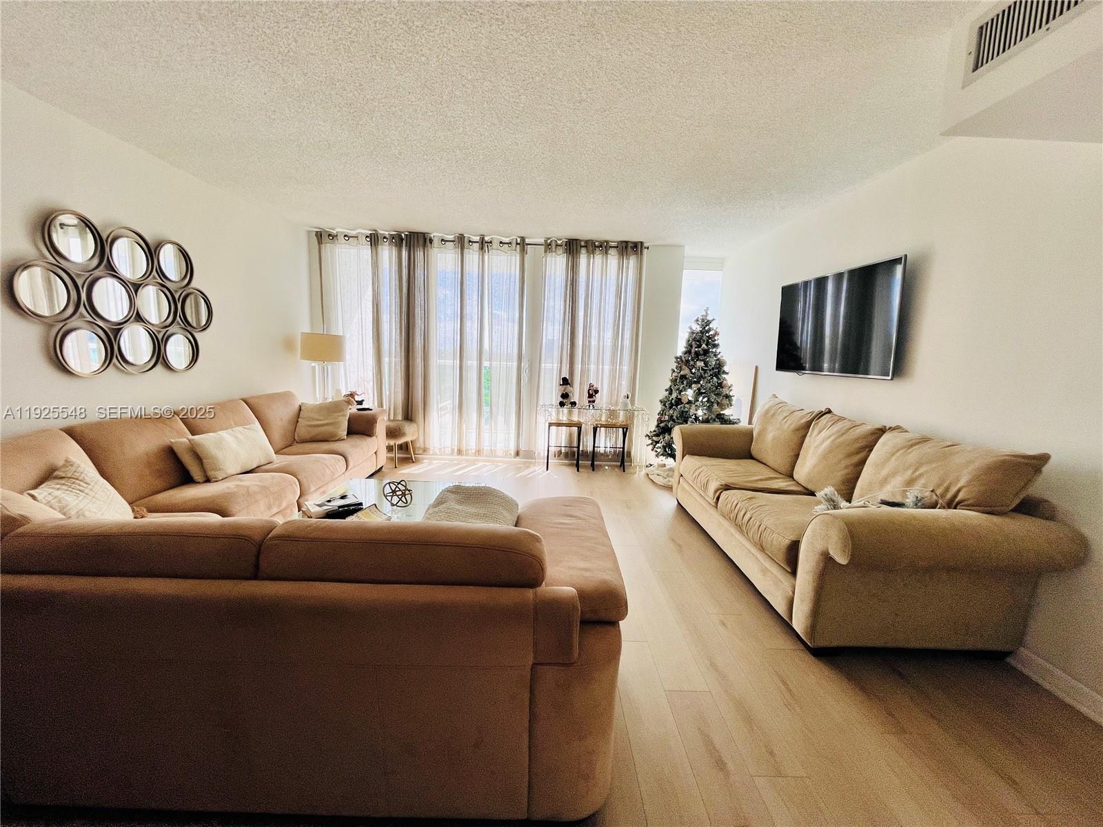 image Arlen House East5