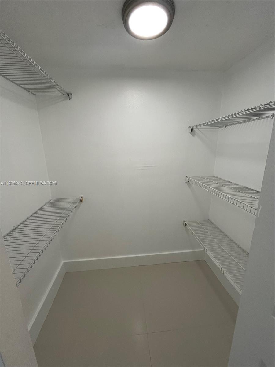 20505 E Country Clb Dr #2132 Aventura, FL 33180