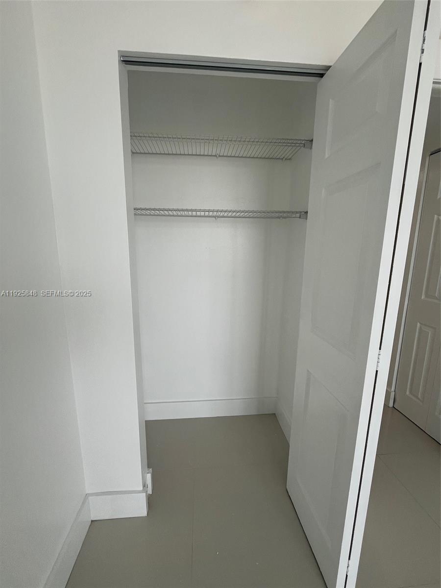 20505 E Country Clb Dr #2132 Aventura, FL 33180