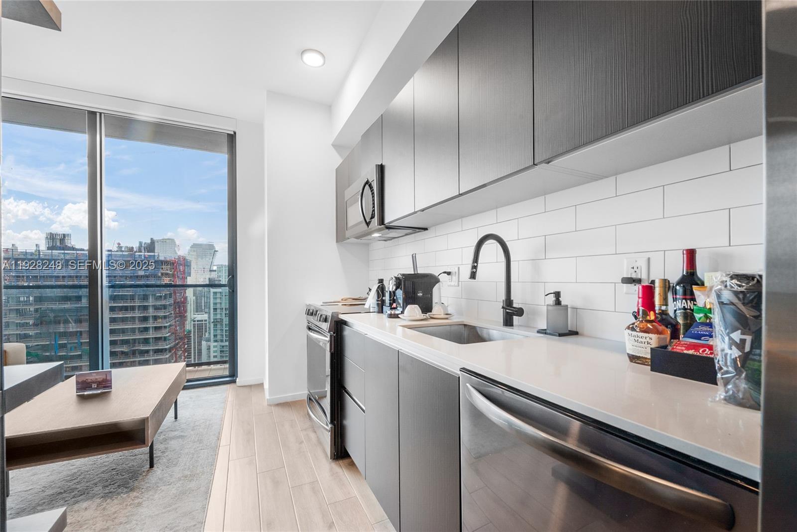 398 NE 5th St #4616 Miami, FL 33132