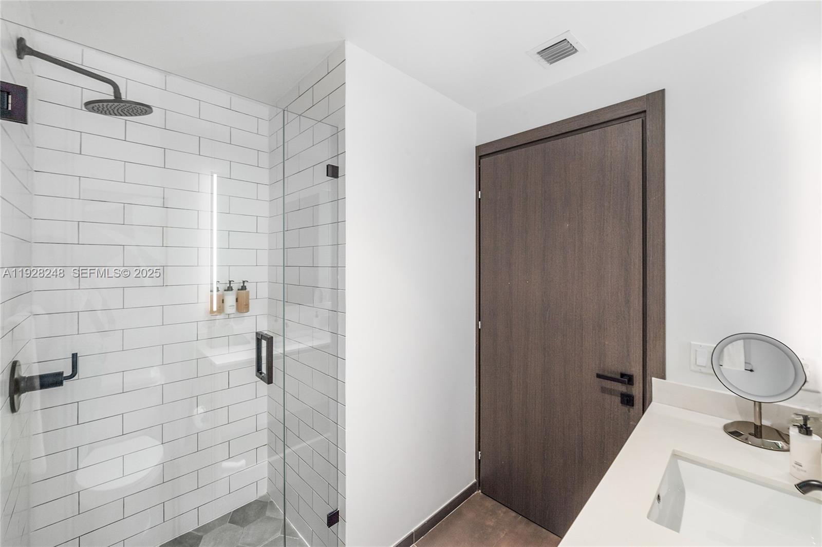 398 NE 5th St #4616 Miami, FL 33132