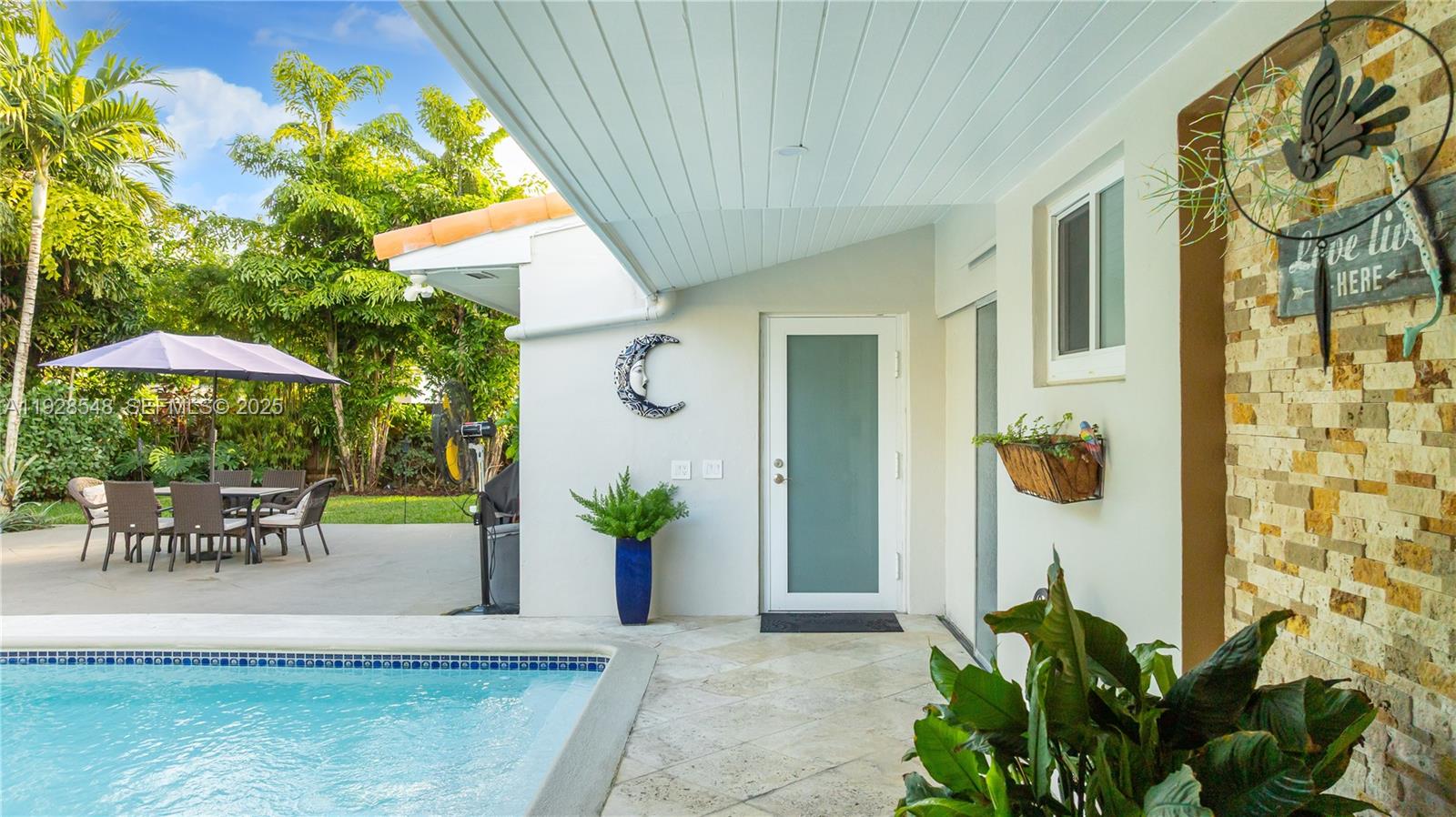 360 Menores Ave Coral Gables, FL 33134