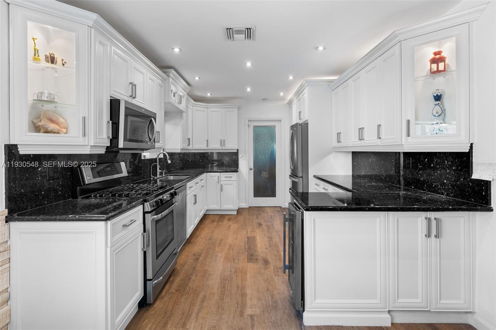 7770 Hawthorne Ave Miami Beach, FL 33141