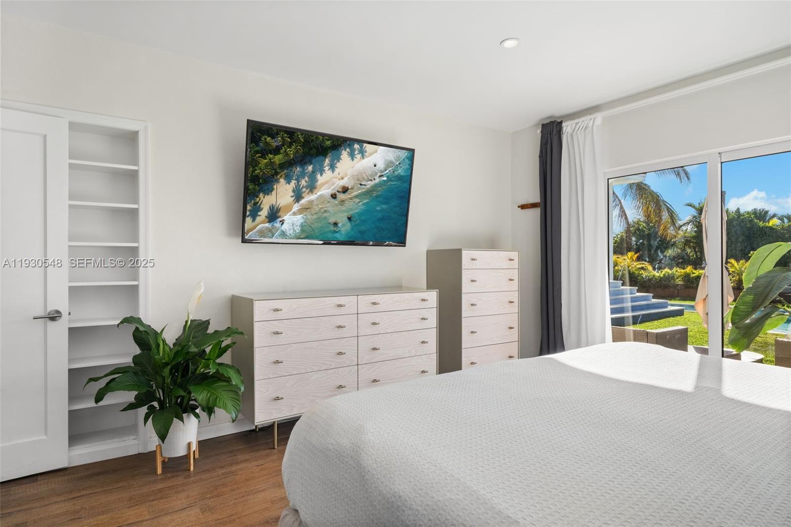 7770 Hawthorne Ave Miami Beach, FL 33141