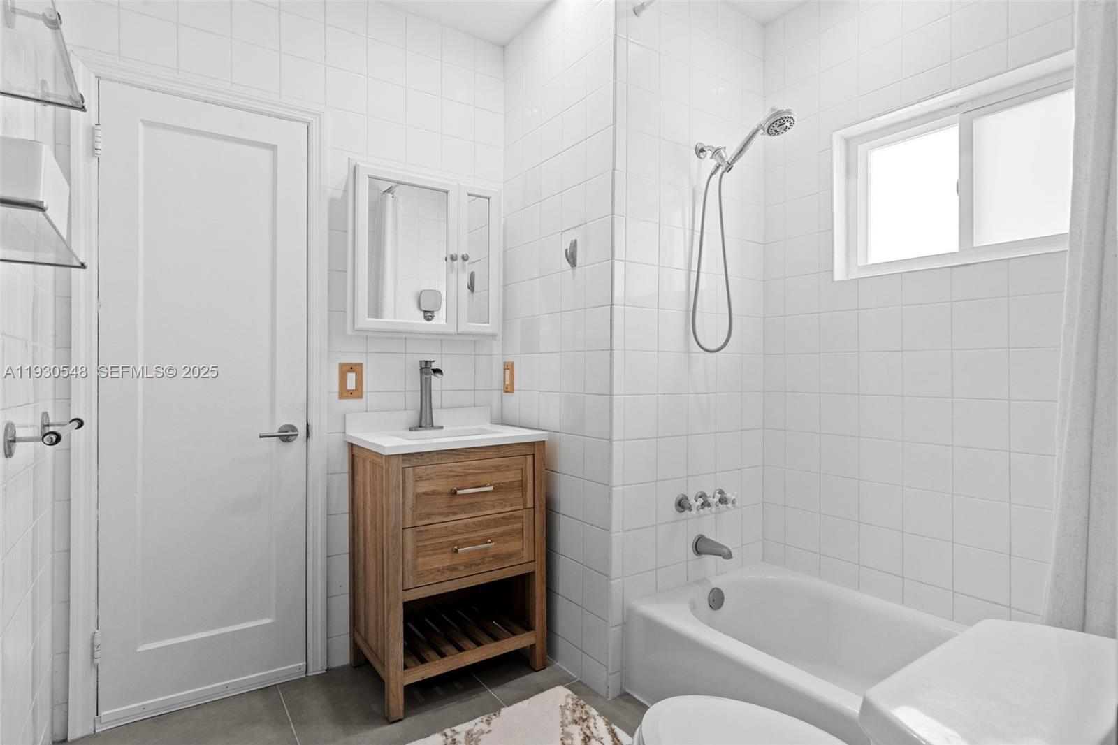 7770 Hawthorne Ave Miami Beach, FL 33141