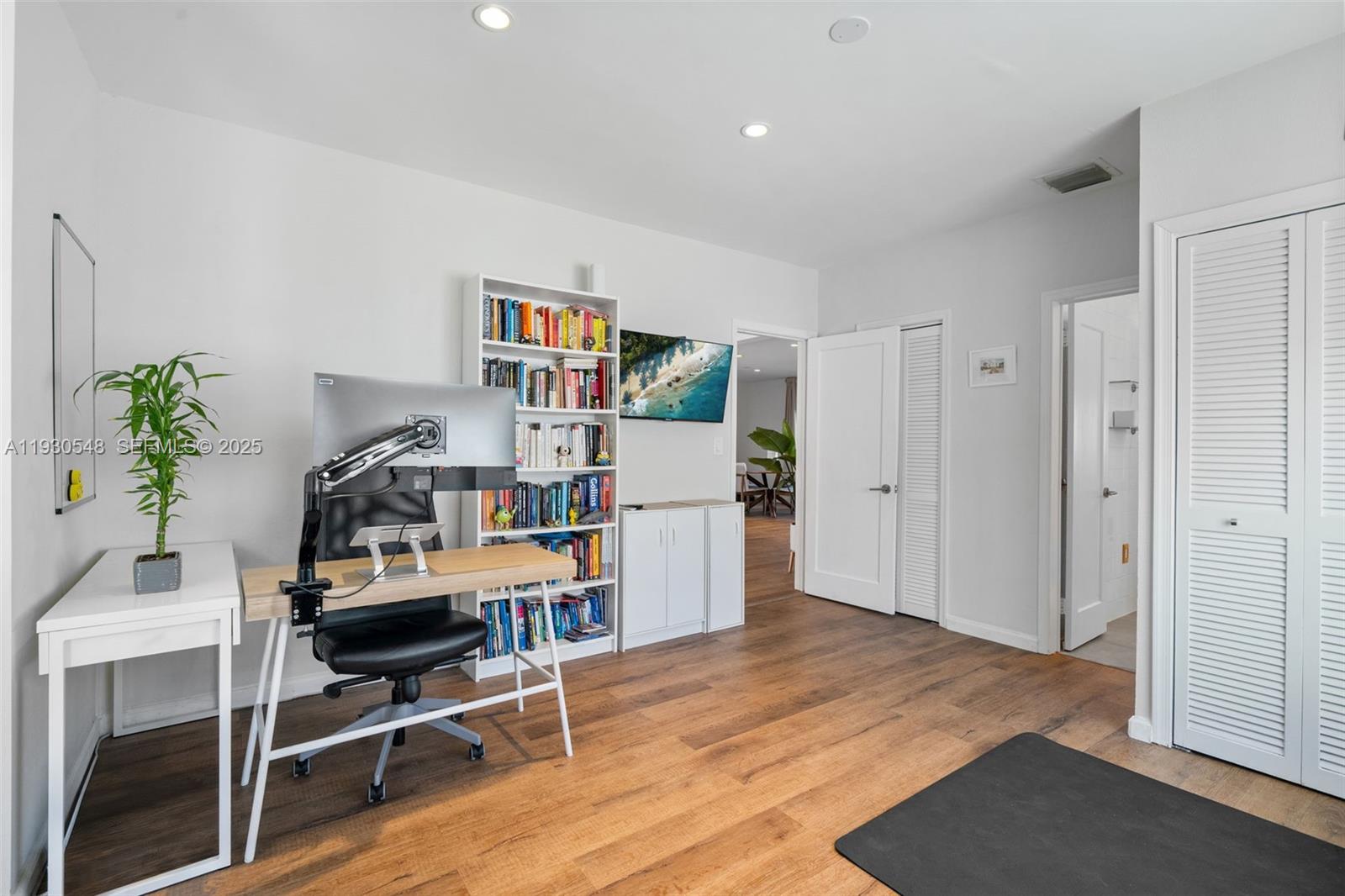 7770 Hawthorne Ave Miami Beach, FL 33141