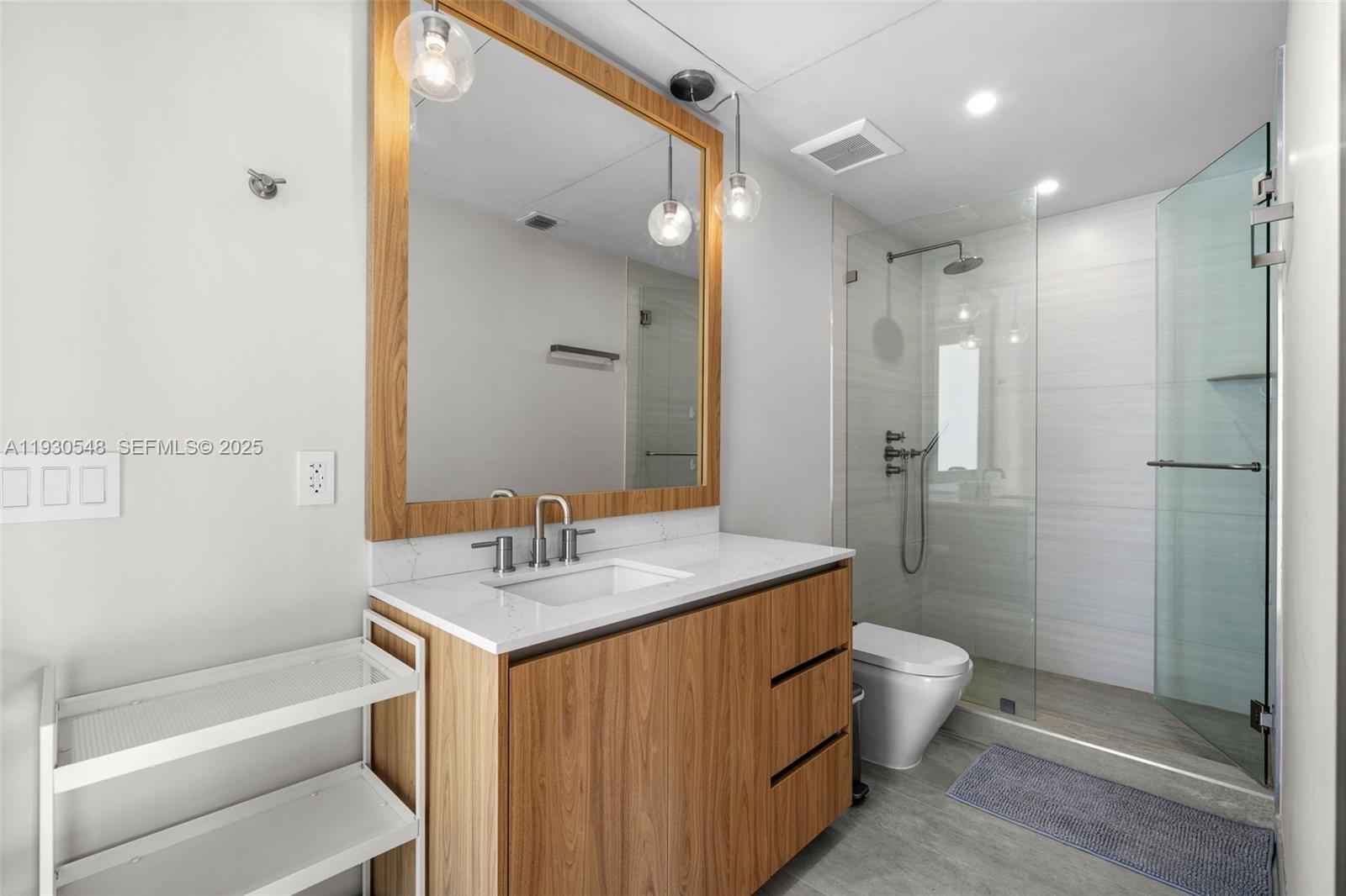 7770 Hawthorne Ave Miami Beach, FL 33141