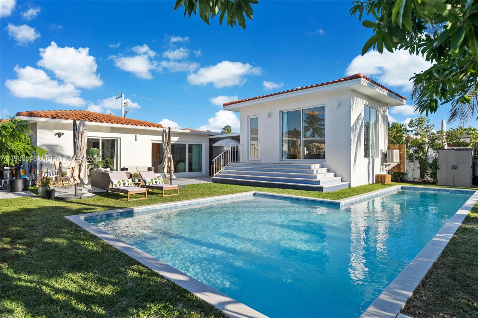 7770 Hawthorne Ave Miami Beach, FL 33141