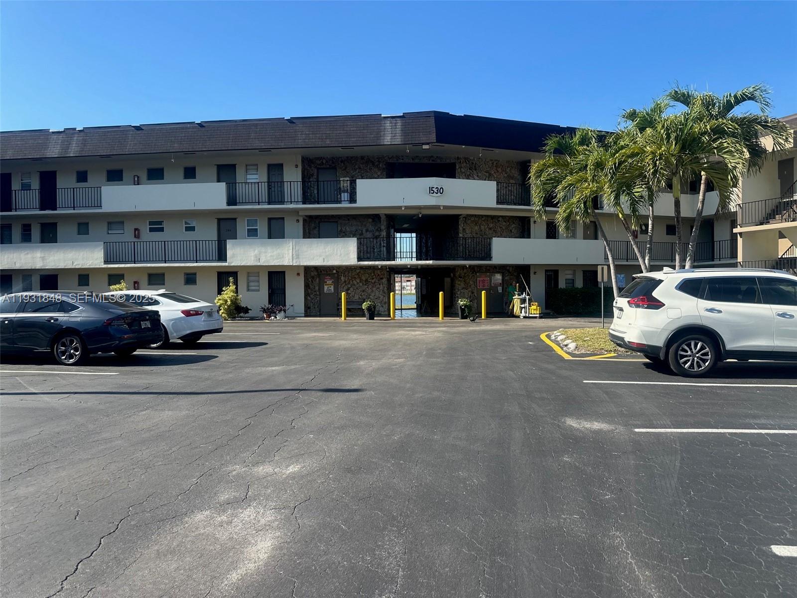 1530 NE 191st St #205