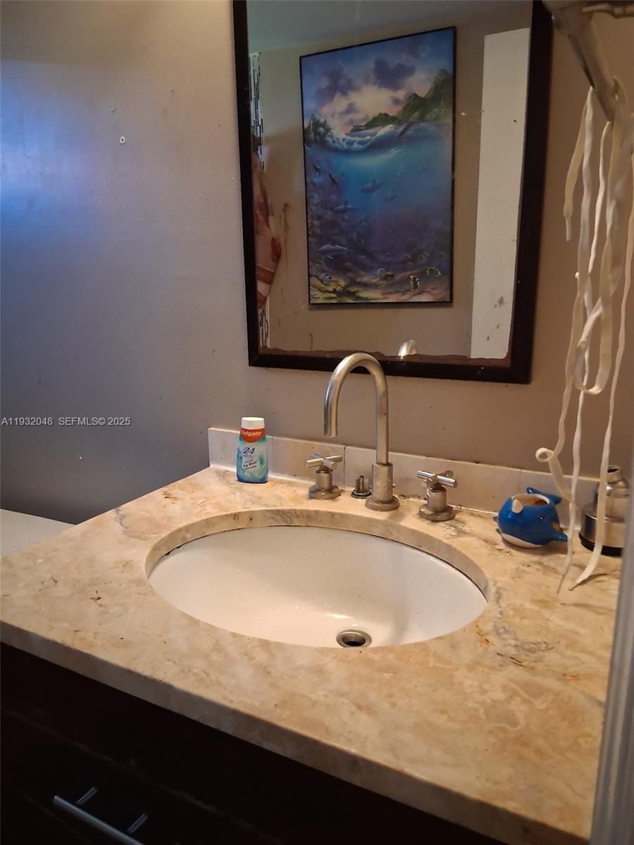 960 SW 13th Ct Miami, FL 33135