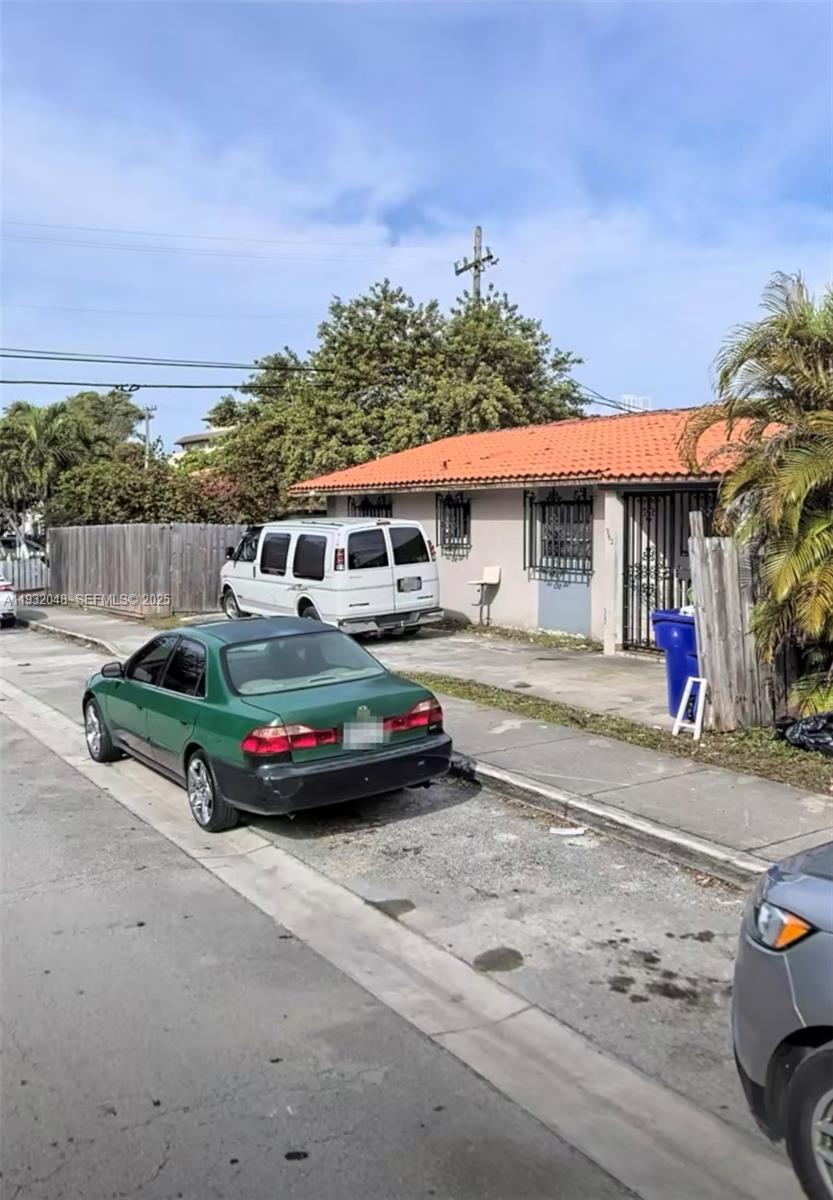 960 SW 13th Ct Miami, FL 33135