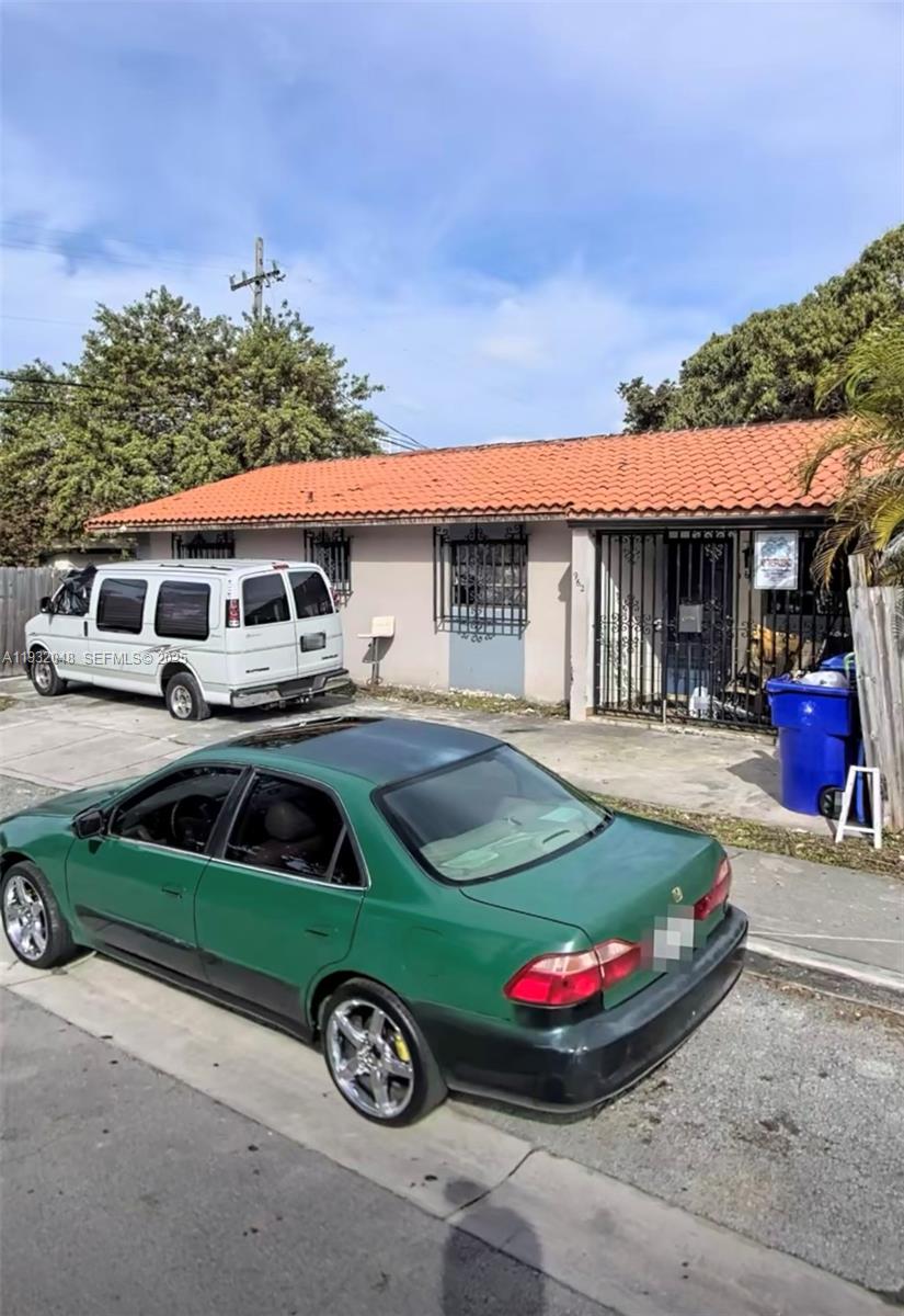 960 SW 13th Ct Miami, FL 33135