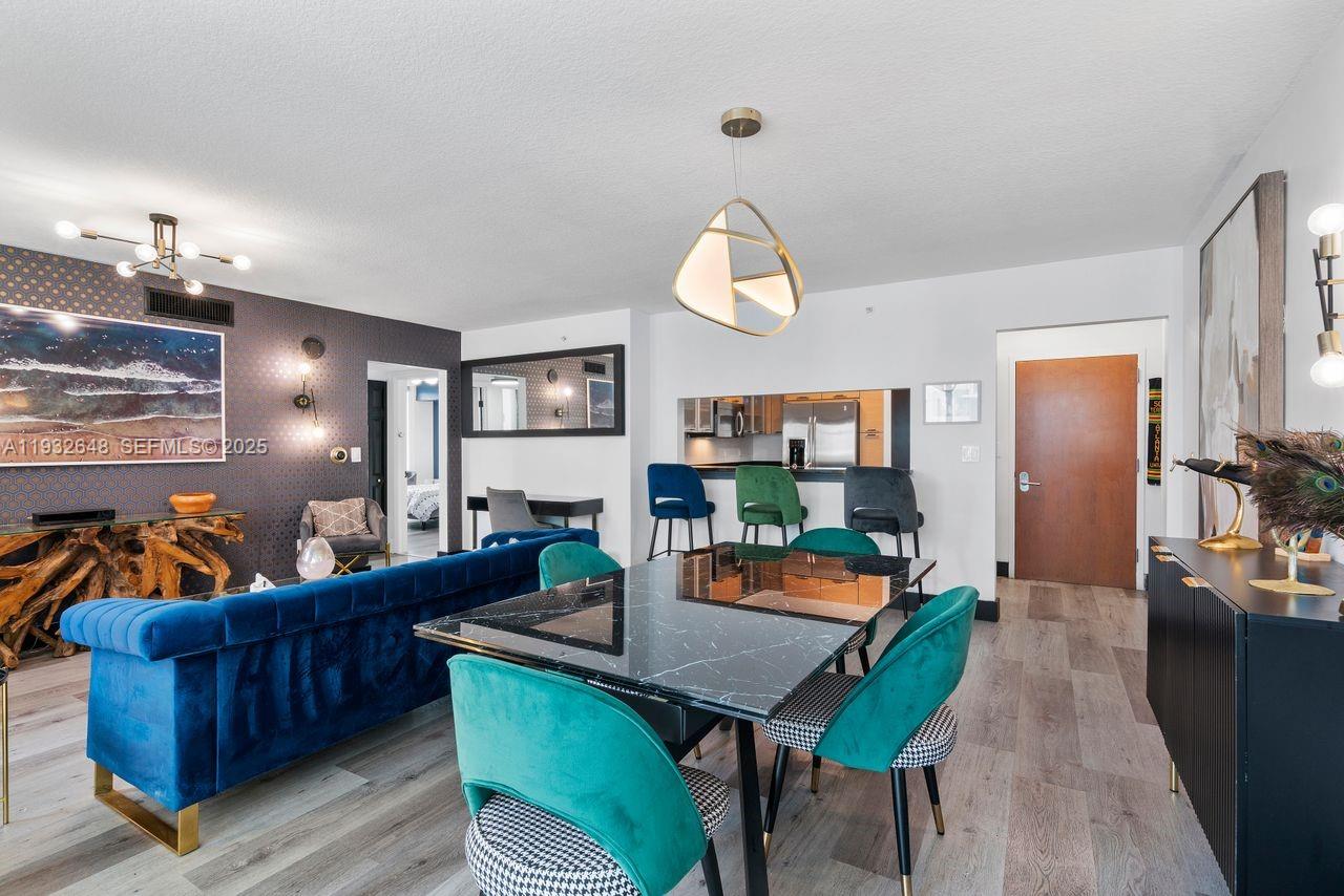 image Brickell on the River North10