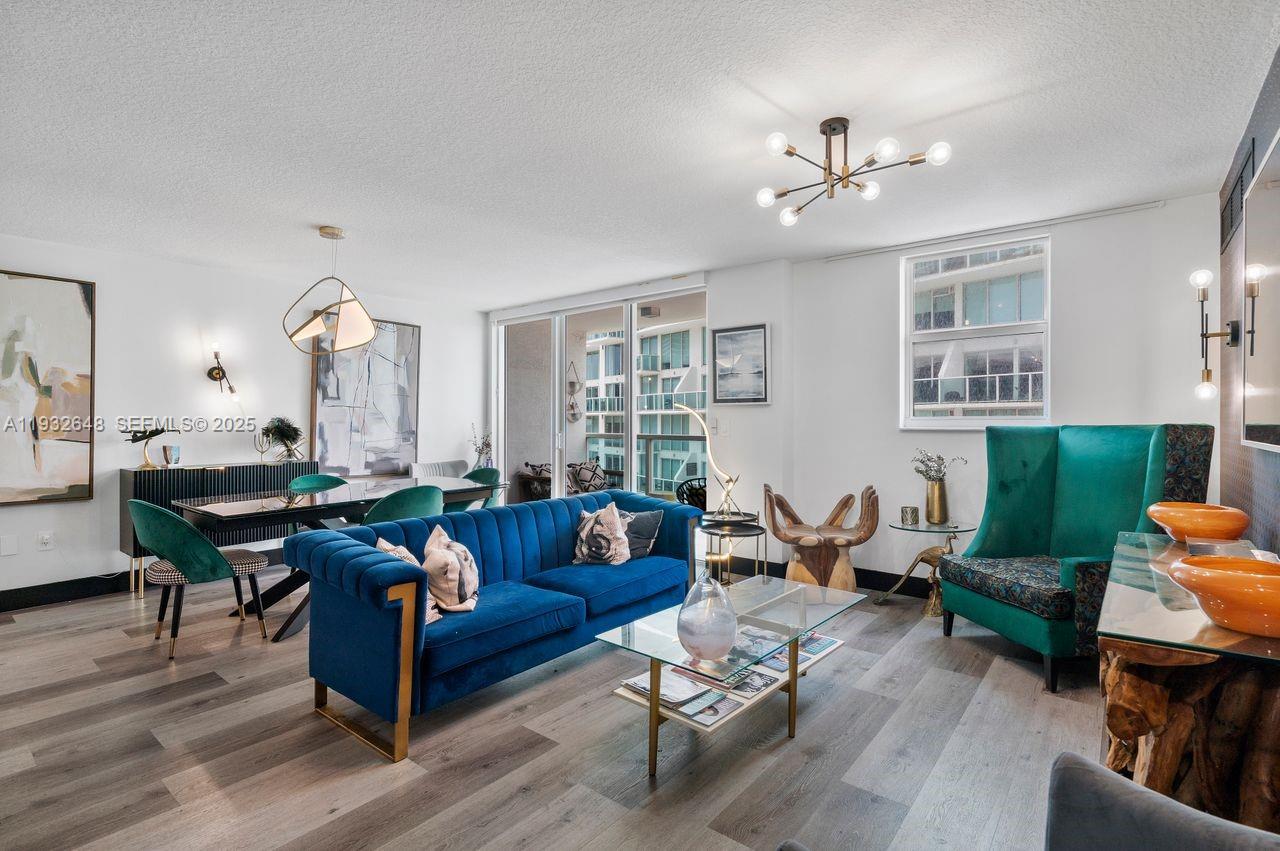 image Brickell on the River North13