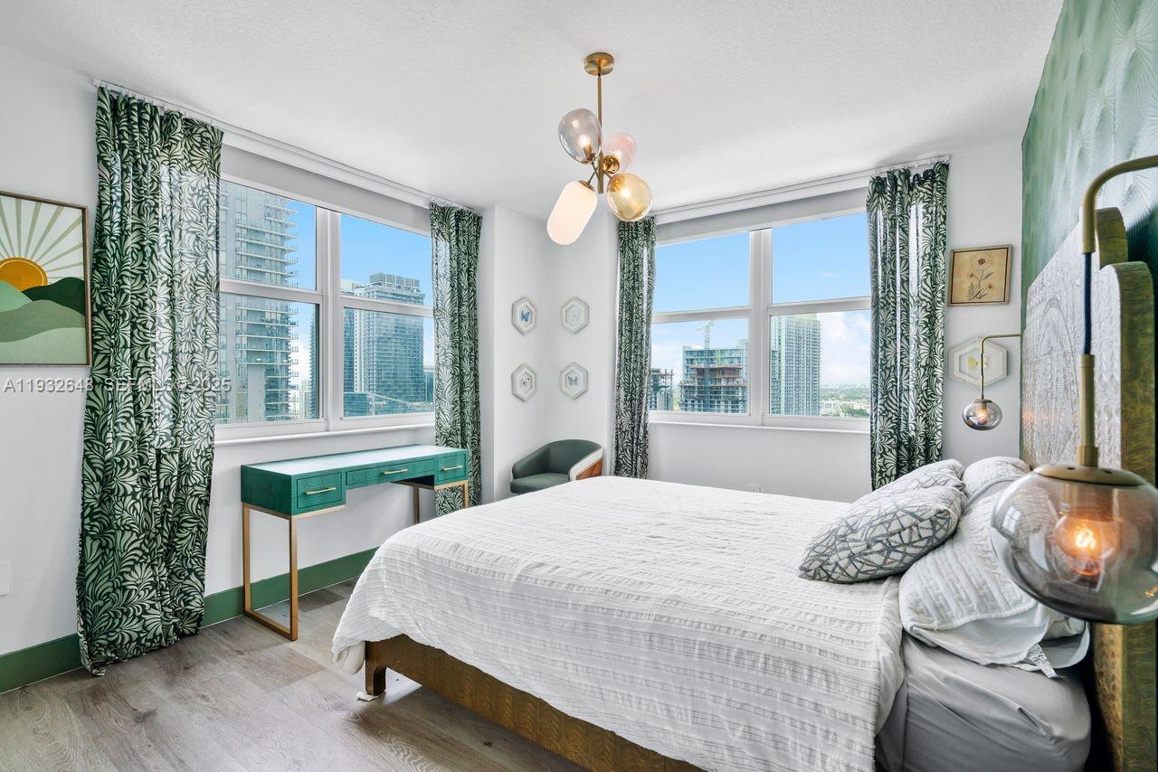 image Brickell on the River North16