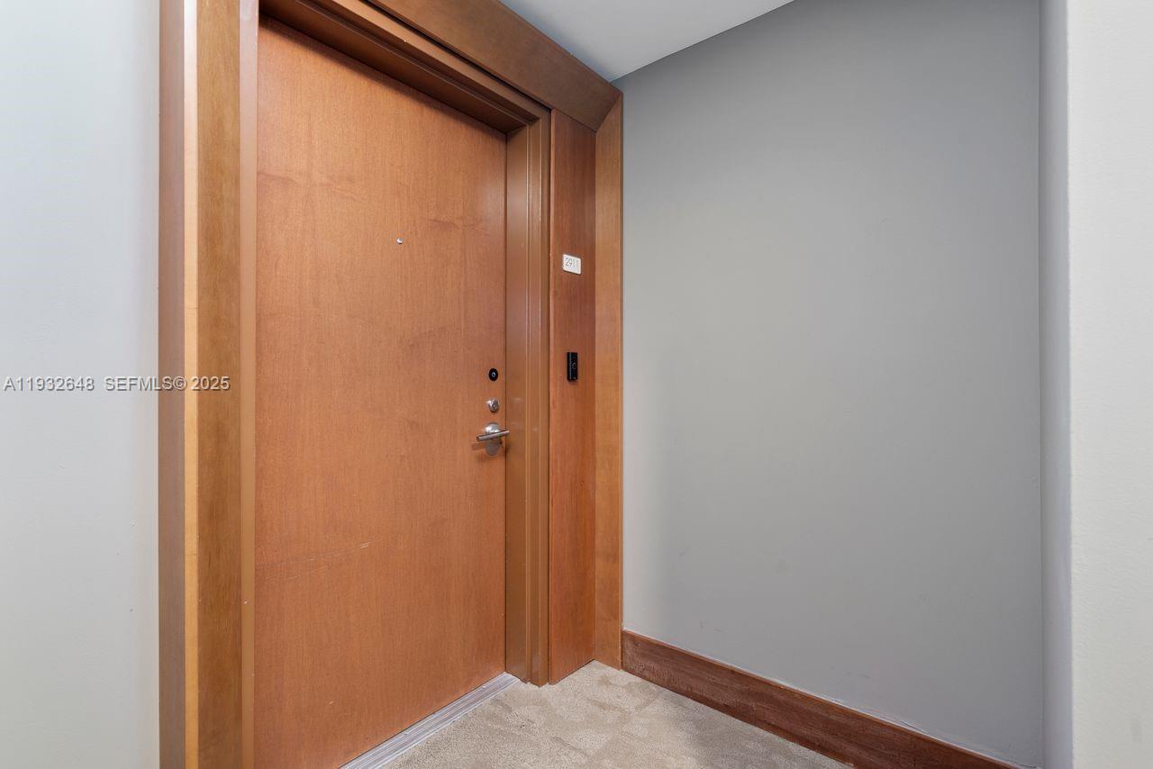 image Brickell on the River North32