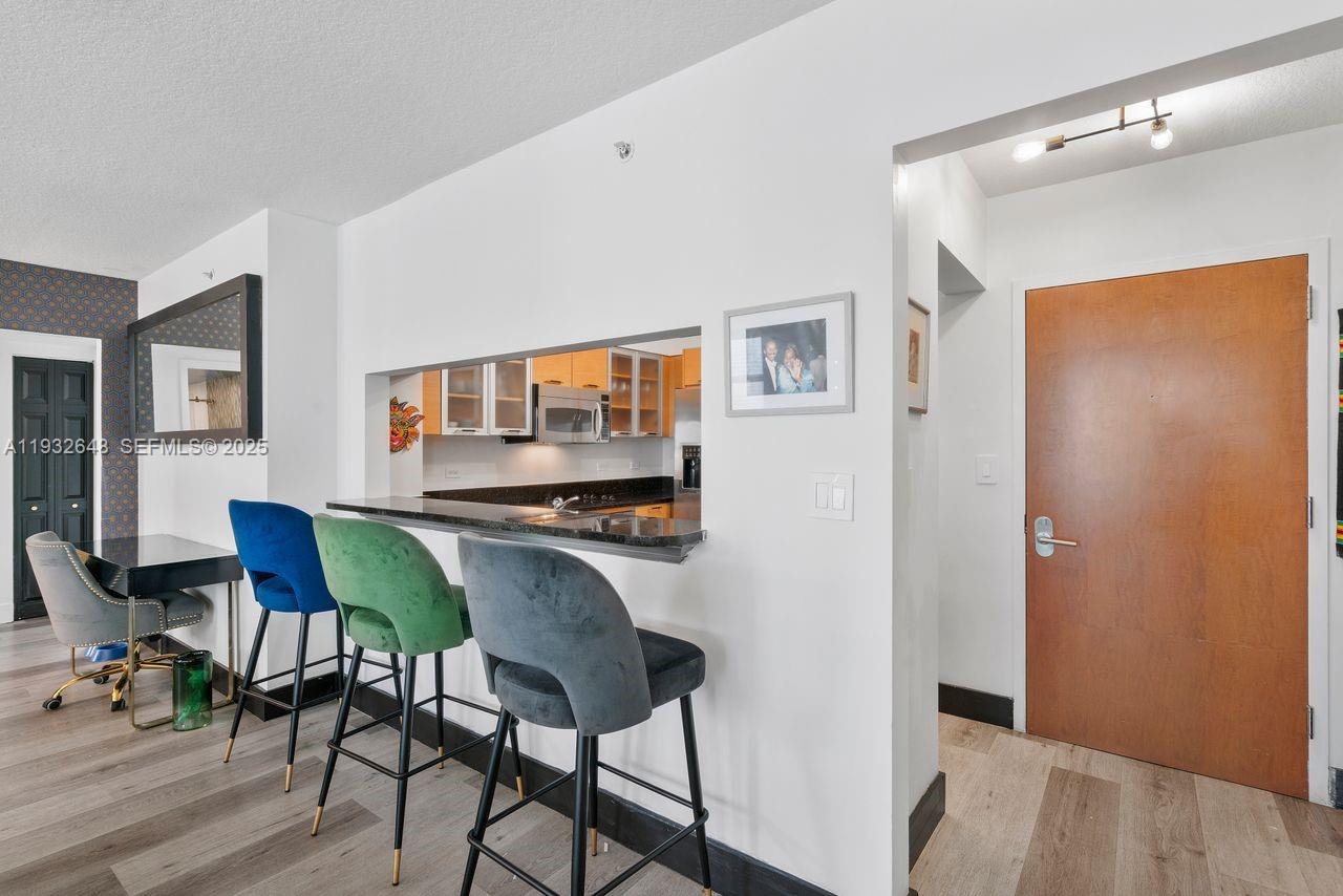 image Brickell on the River North7