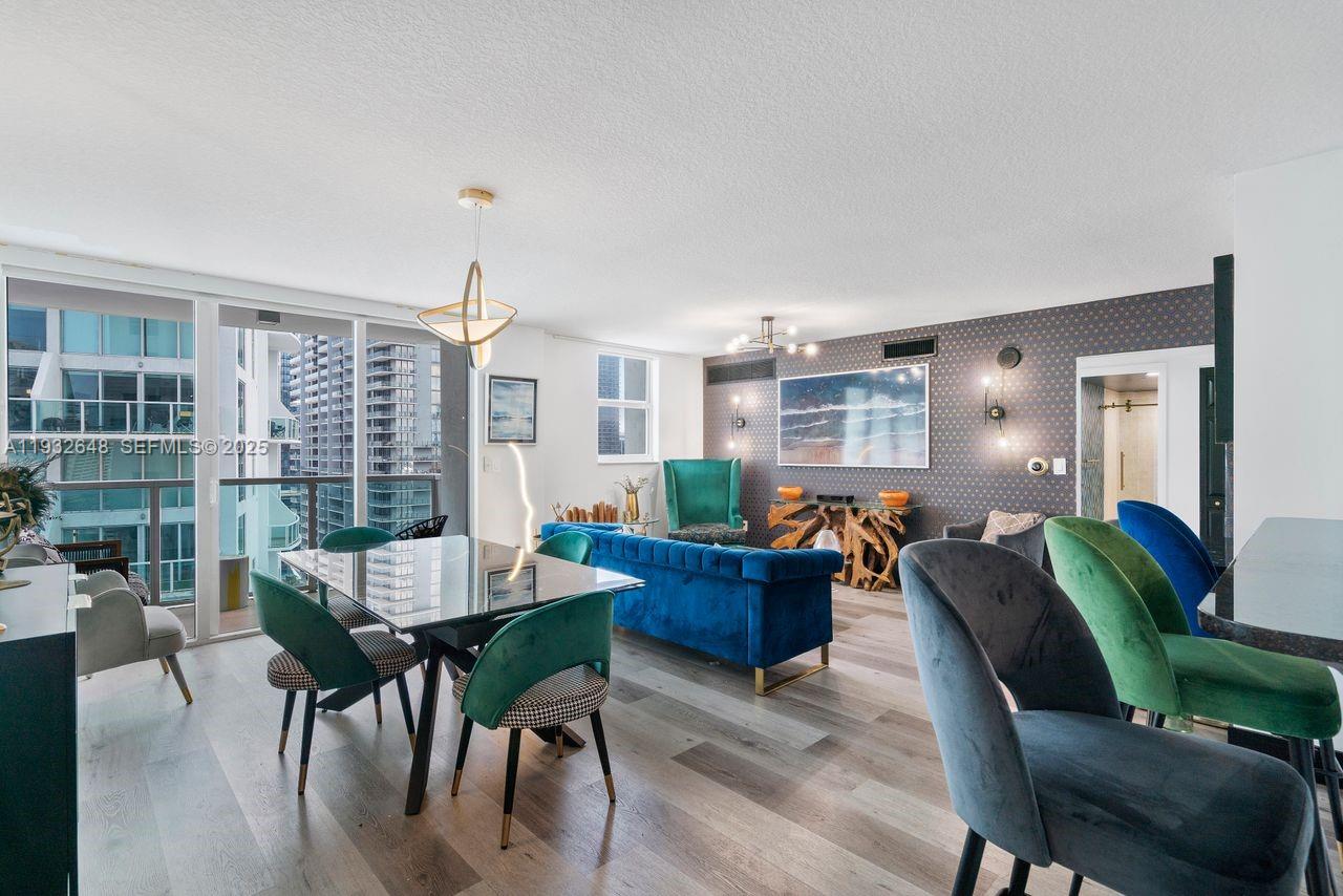 image Brickell on the River North8