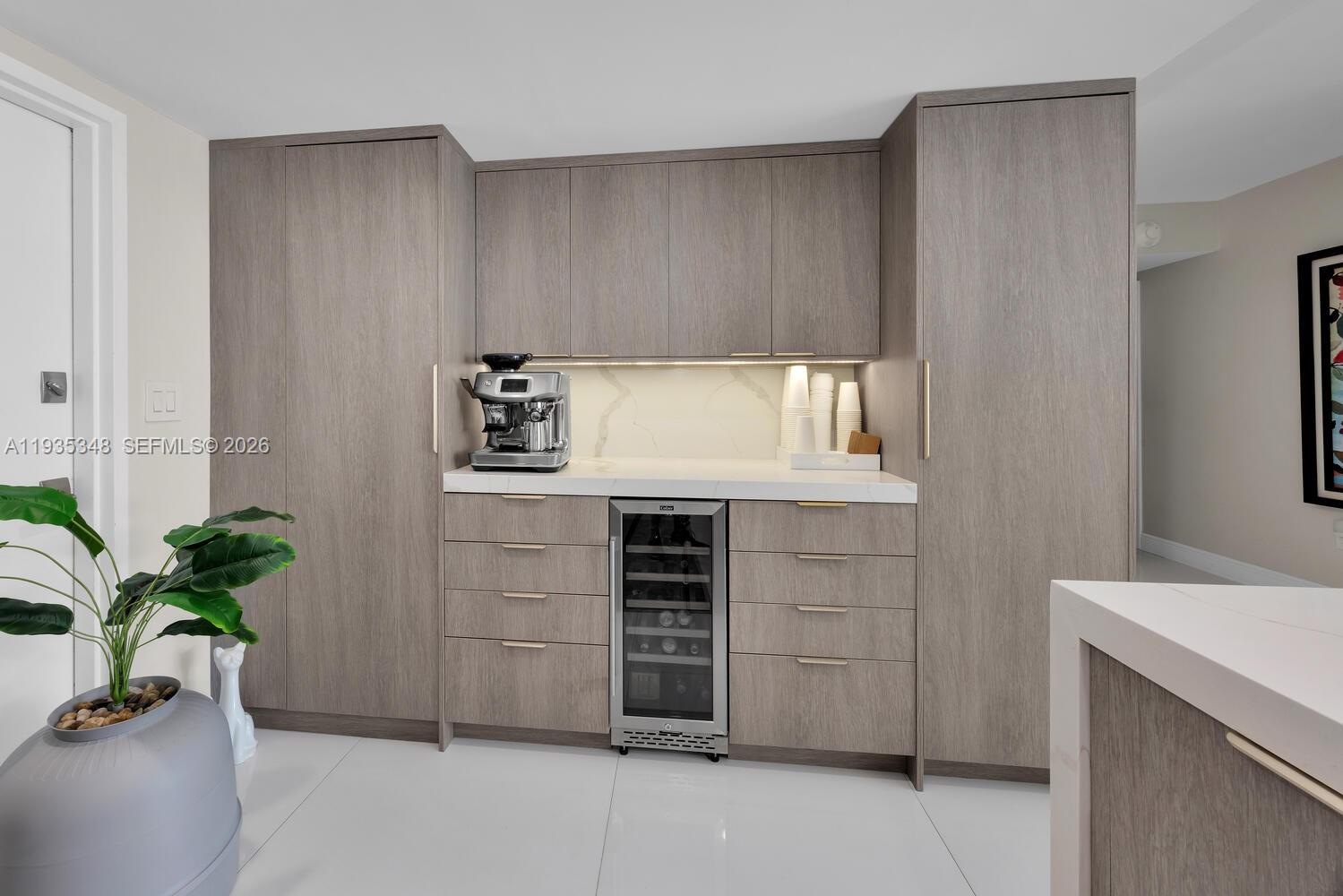 image Commodore Club West11