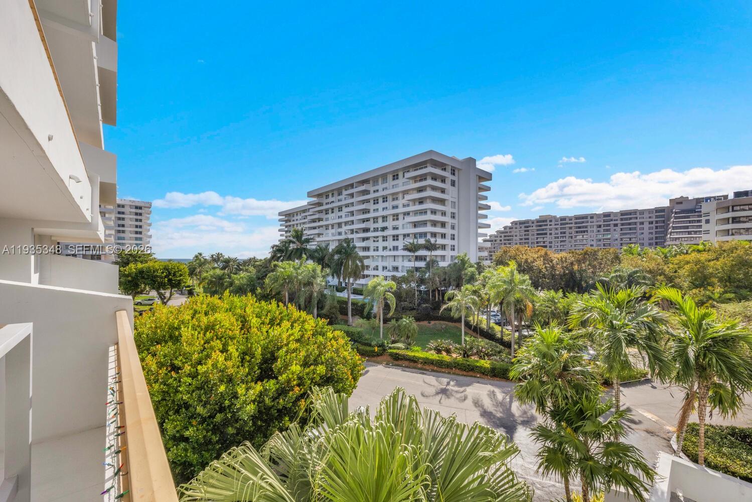 image Commodore Club West16