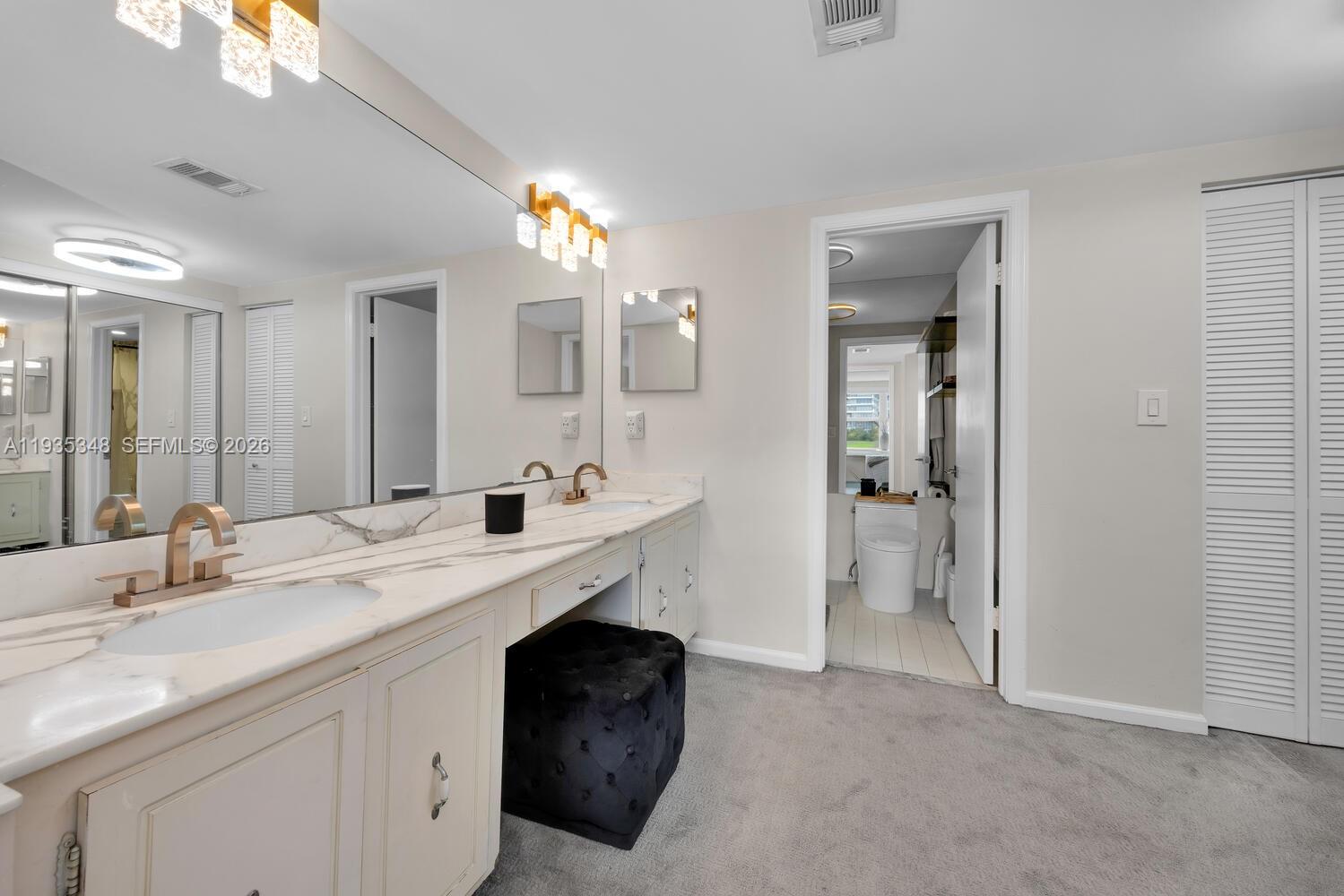 image Commodore Club West22