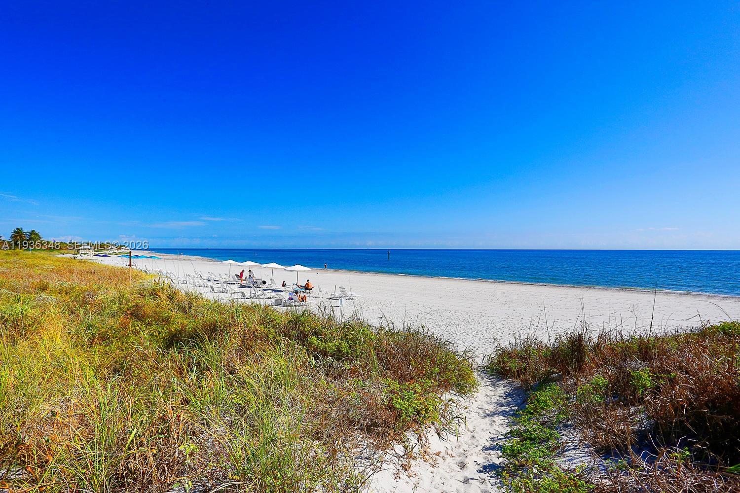 image Commodore Club West34