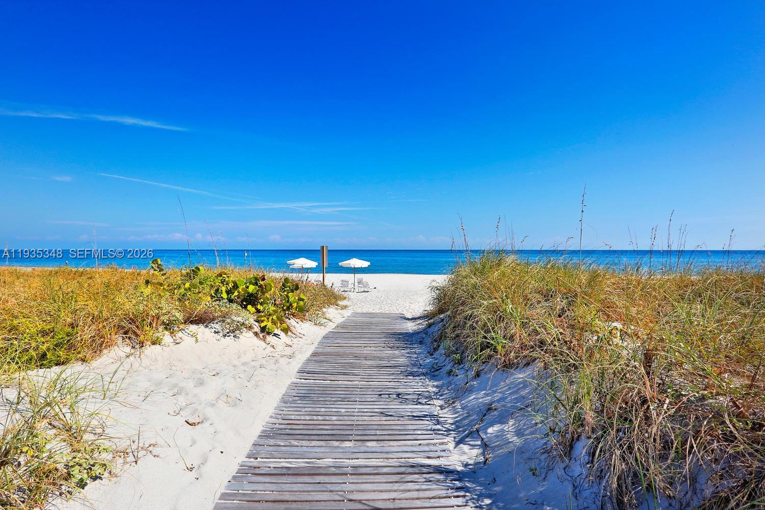 image Commodore Club West36