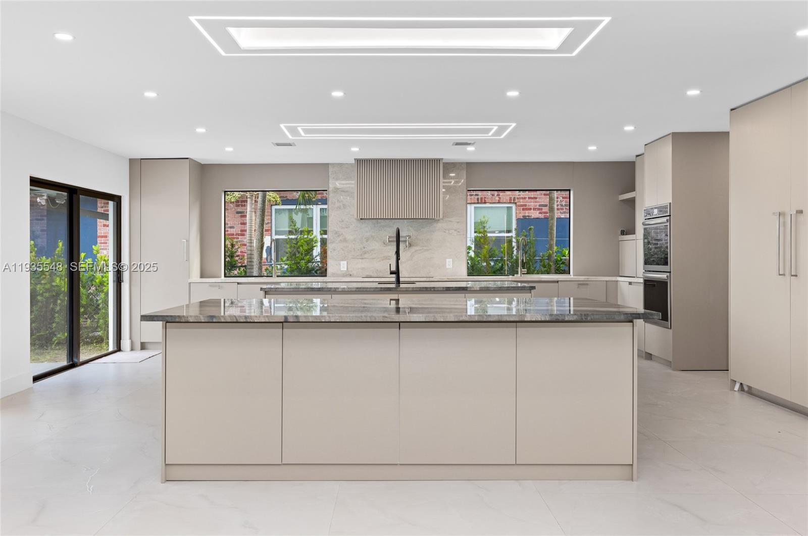 18735 NE 18th Ave Miami, FL 33179