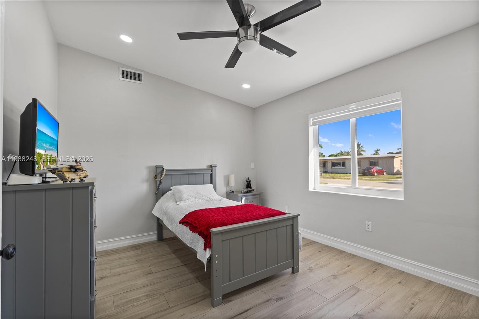 3330 SW 105th Ave Miami, FL 33165