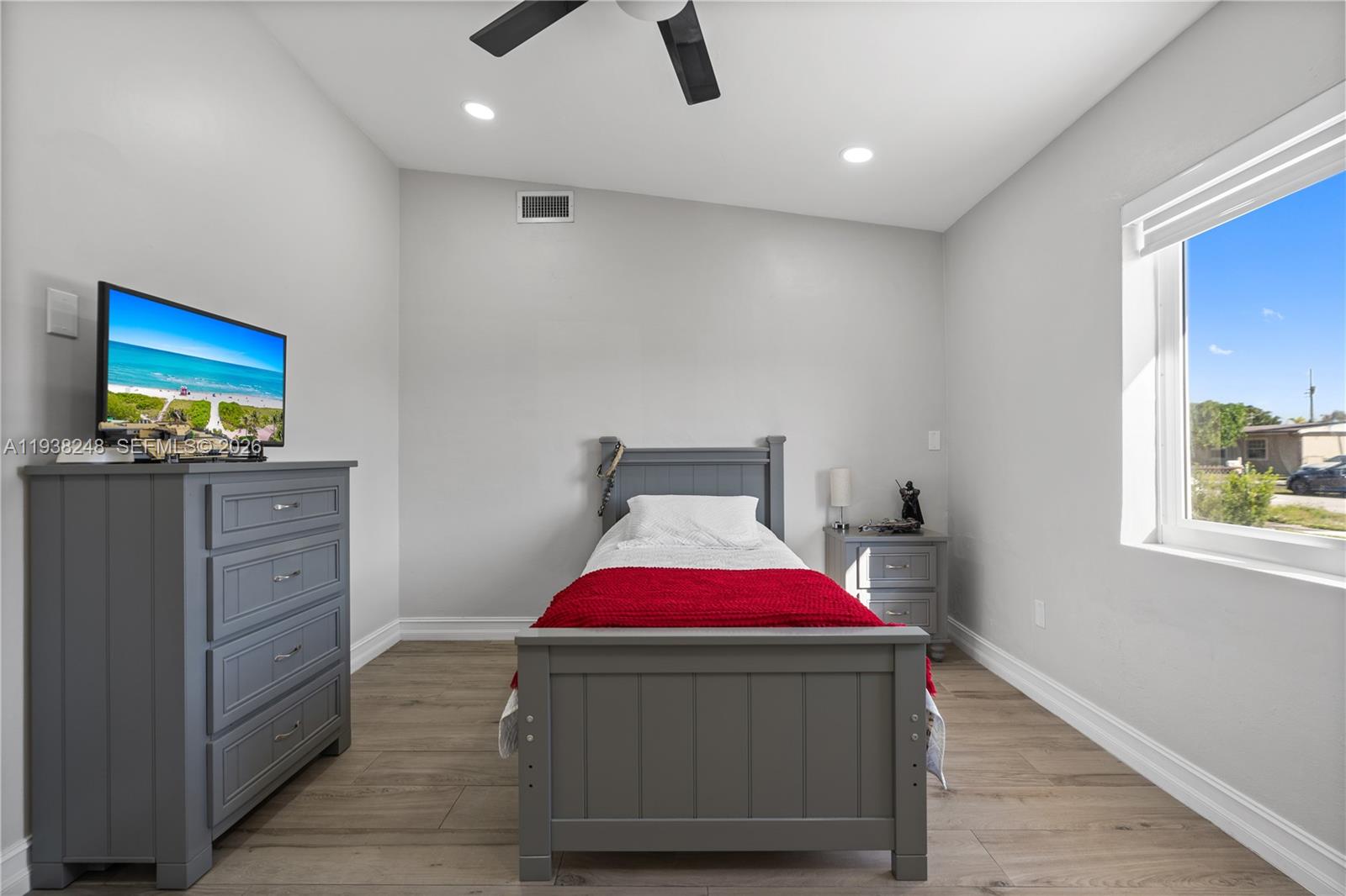 3330 SW 105th Ave Miami, FL 33165